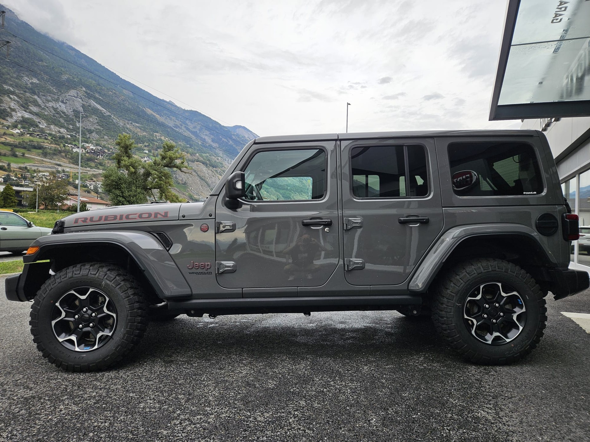 JEEP Wrangler 2.0 Unlimited Rubicon Automatic-image-2