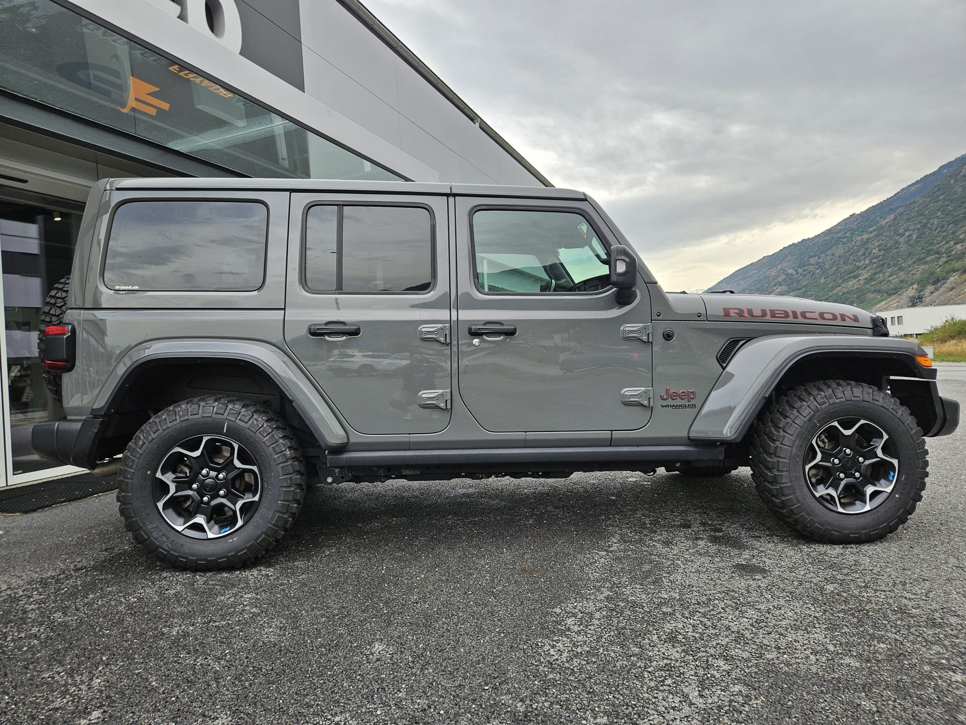 JEEP Wrangler 2.0 Unlimited Rubicon Automatic-image-5