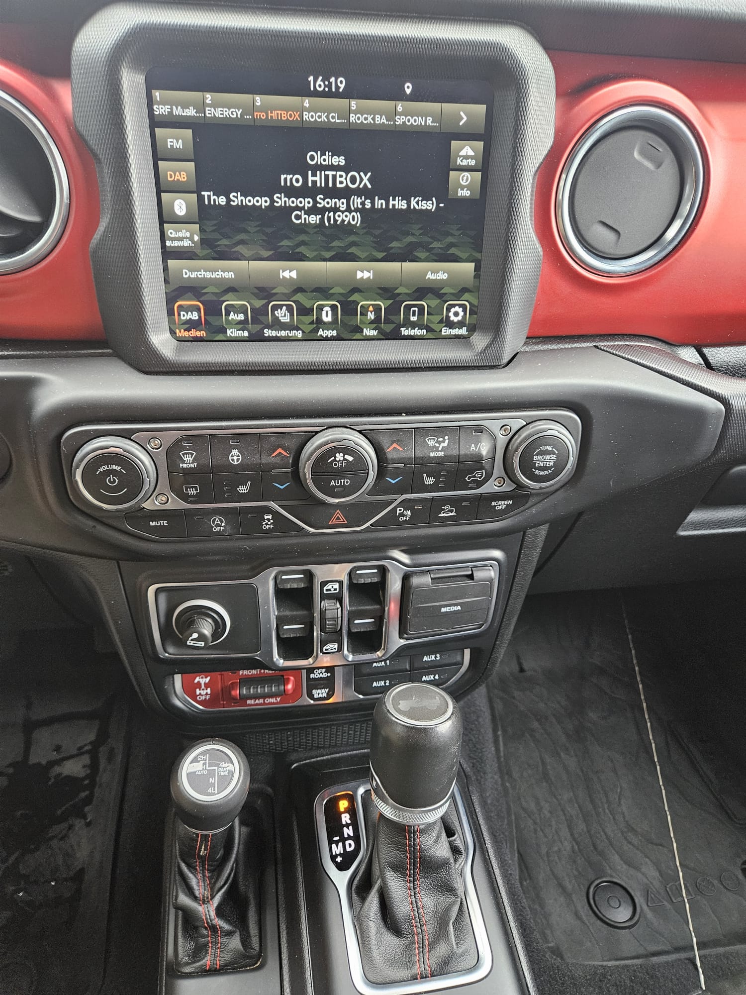 JEEP Wrangler 2.0 Unlimited Rubicon Automatic-image-14