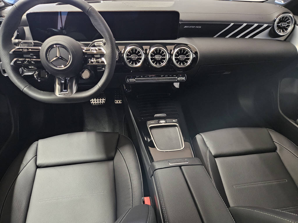 MERCEDES-BENZ A 35 AMG 4Matic-image-7