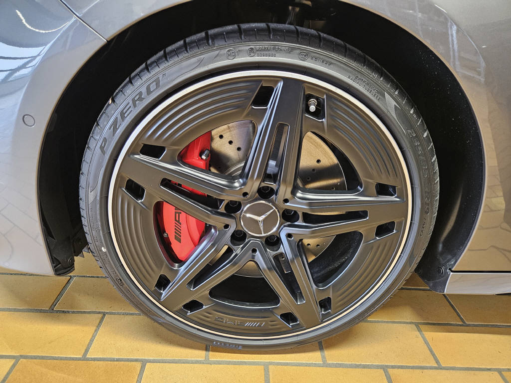 MERCEDES-BENZ A 35 AMG 4Matic-image-15