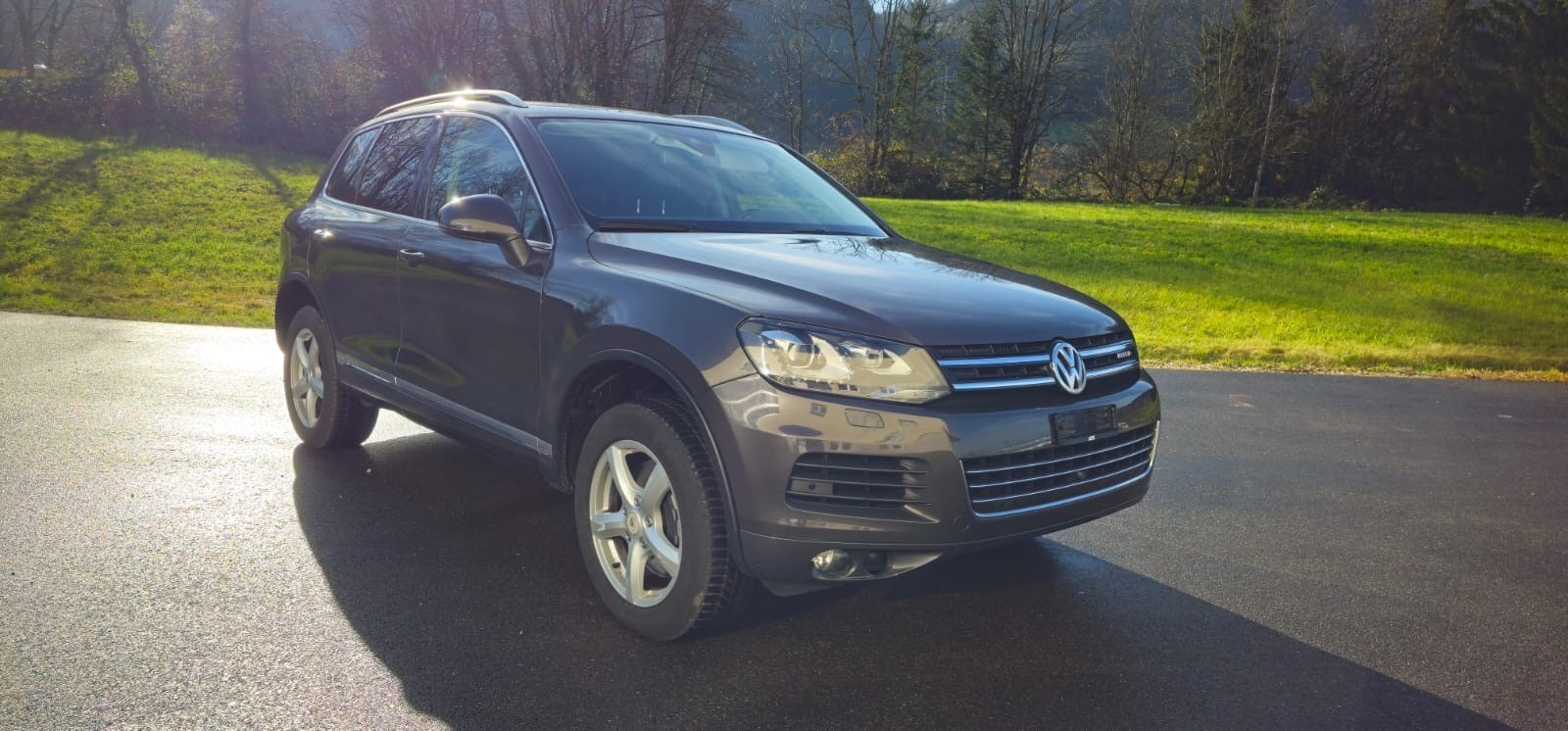 VW Touareg 3.0 TSI Hybrid Tiptronic-image-2