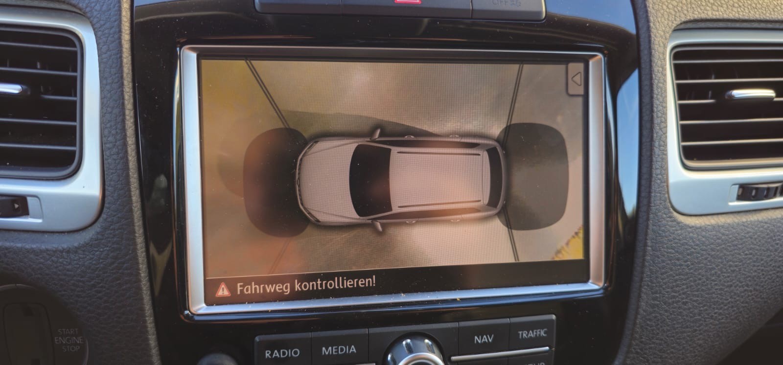 VW Touareg 3.0 TSI Hybrid Tiptronic-image-10