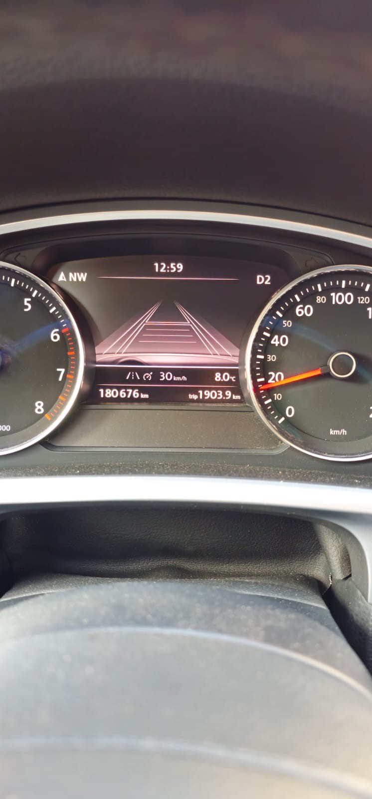 VW Touareg 3.0 TSI Hybrid Tiptronic-image-8