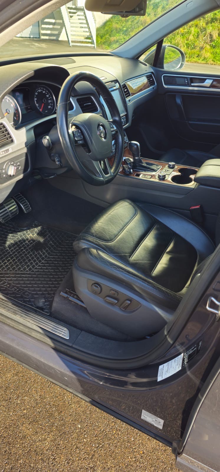 VW Touareg 3.0 TSI Hybrid Tiptronic-image-4
