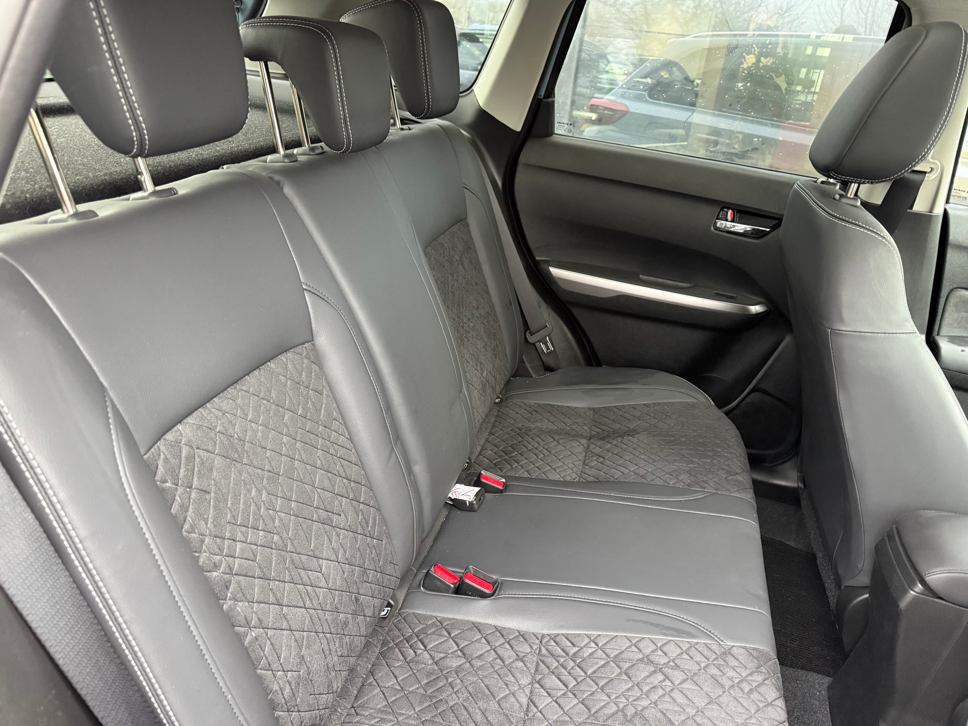 SUZUKI Vitara 1.5 Hybrid Edition 35 Top 4x4 AGS-image-6