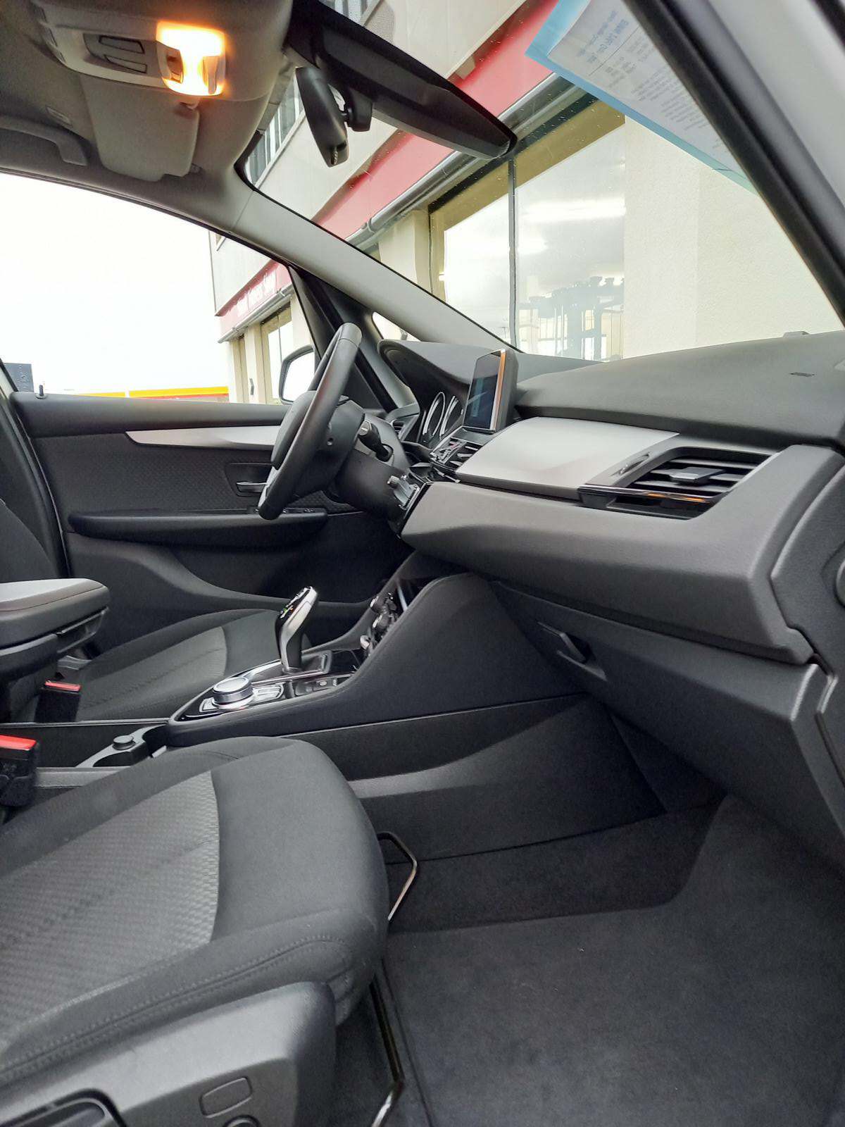 BMW 216d Gran Tourer DKG-image-9