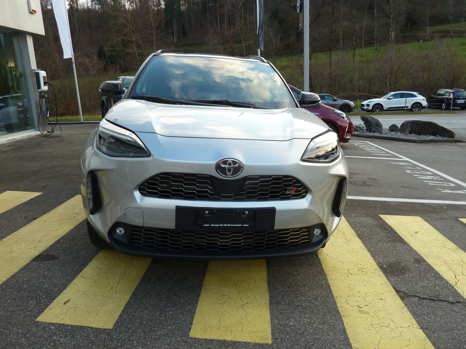 TOYOTA Yaris Cross 1.5 GR Sport e-CVT-image-9