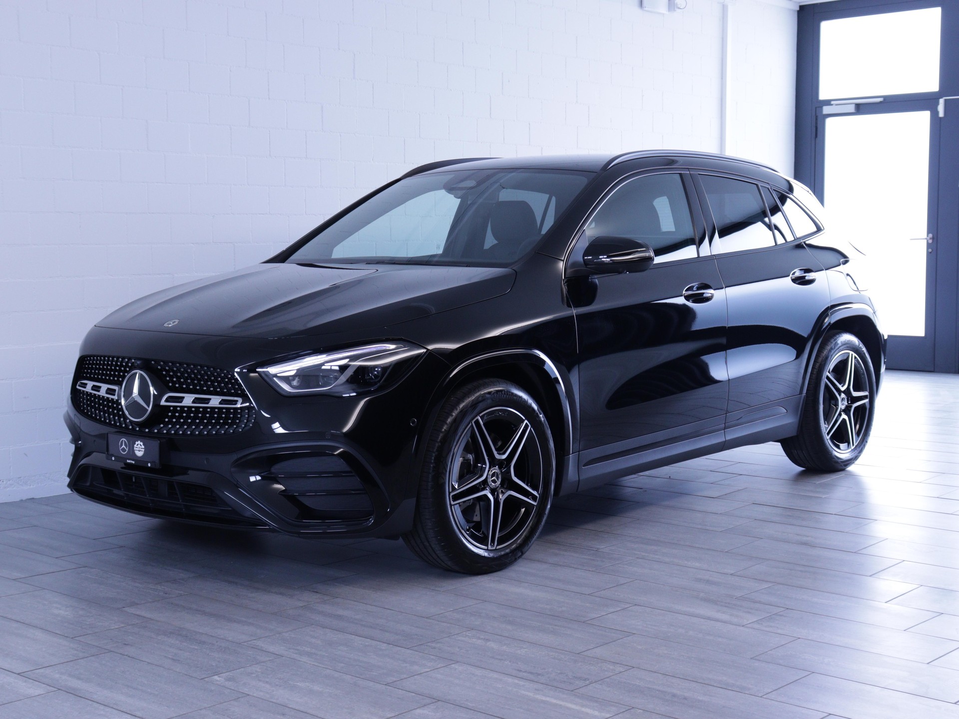 MERCEDES-BENZ GLA 200 Night Star AMG Line-image-0