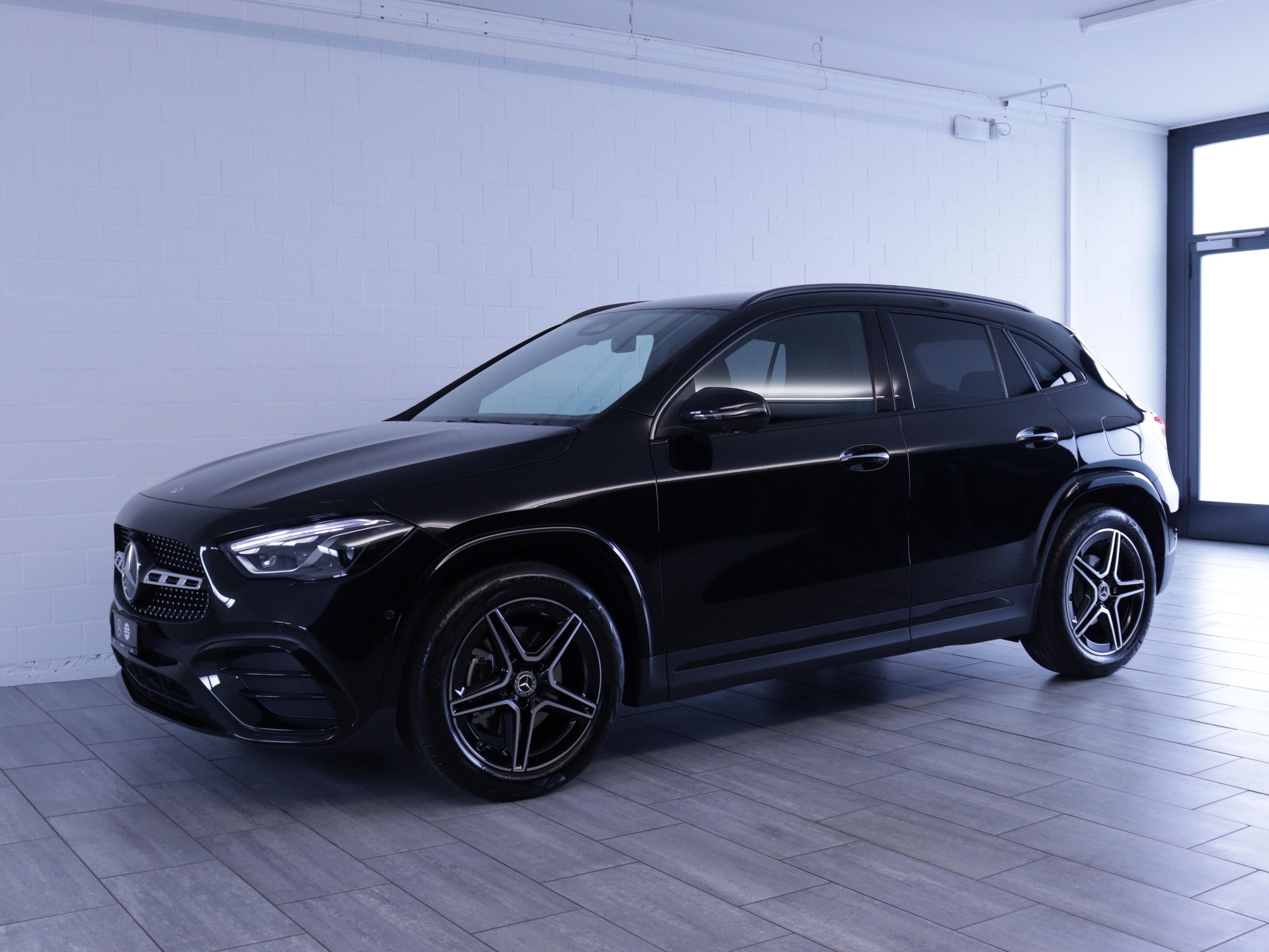 MERCEDES-BENZ GLA 200 Night Star AMG Line-image-1