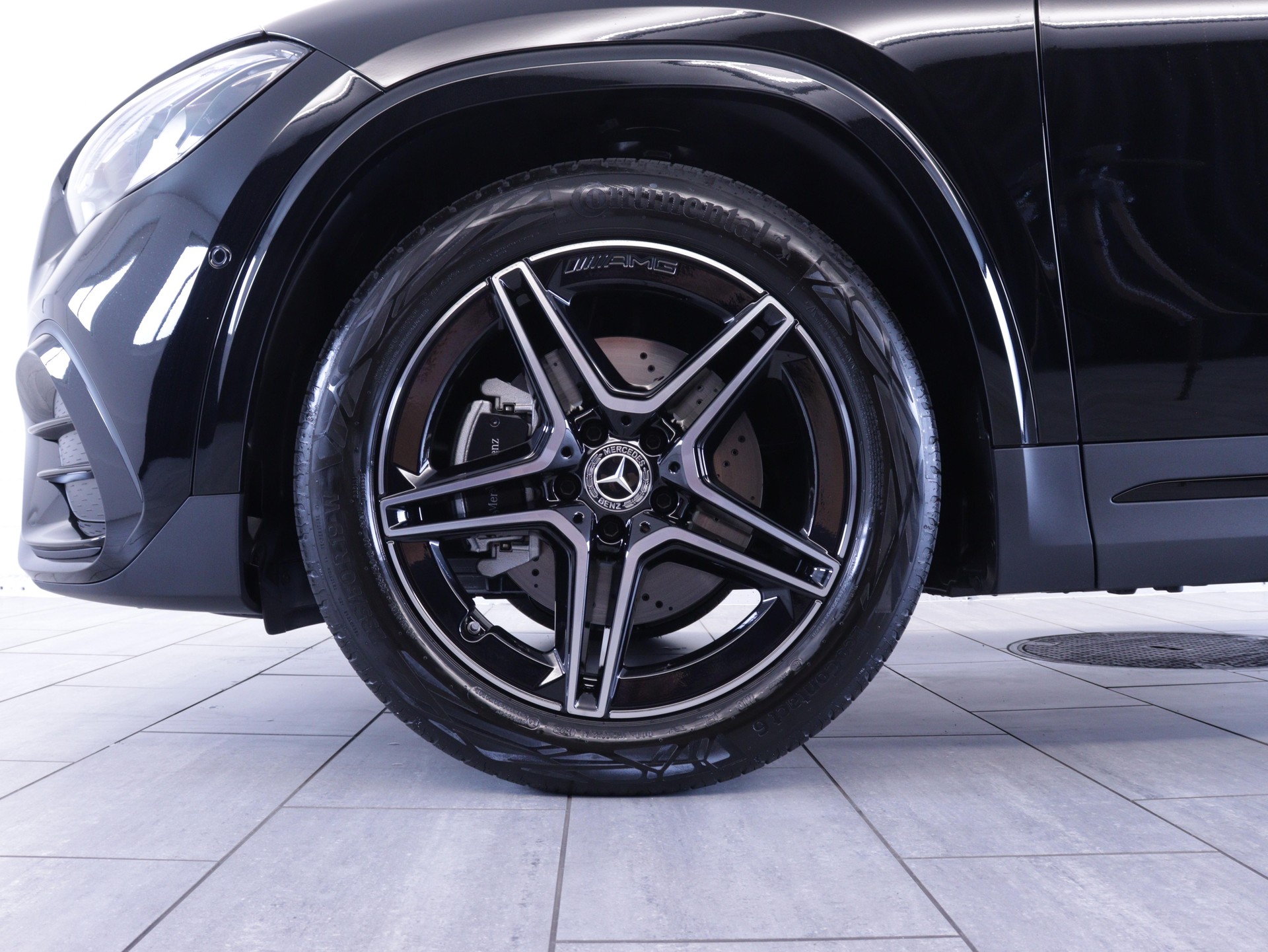 MERCEDES-BENZ GLA 200 Night Star AMG Line-image-10