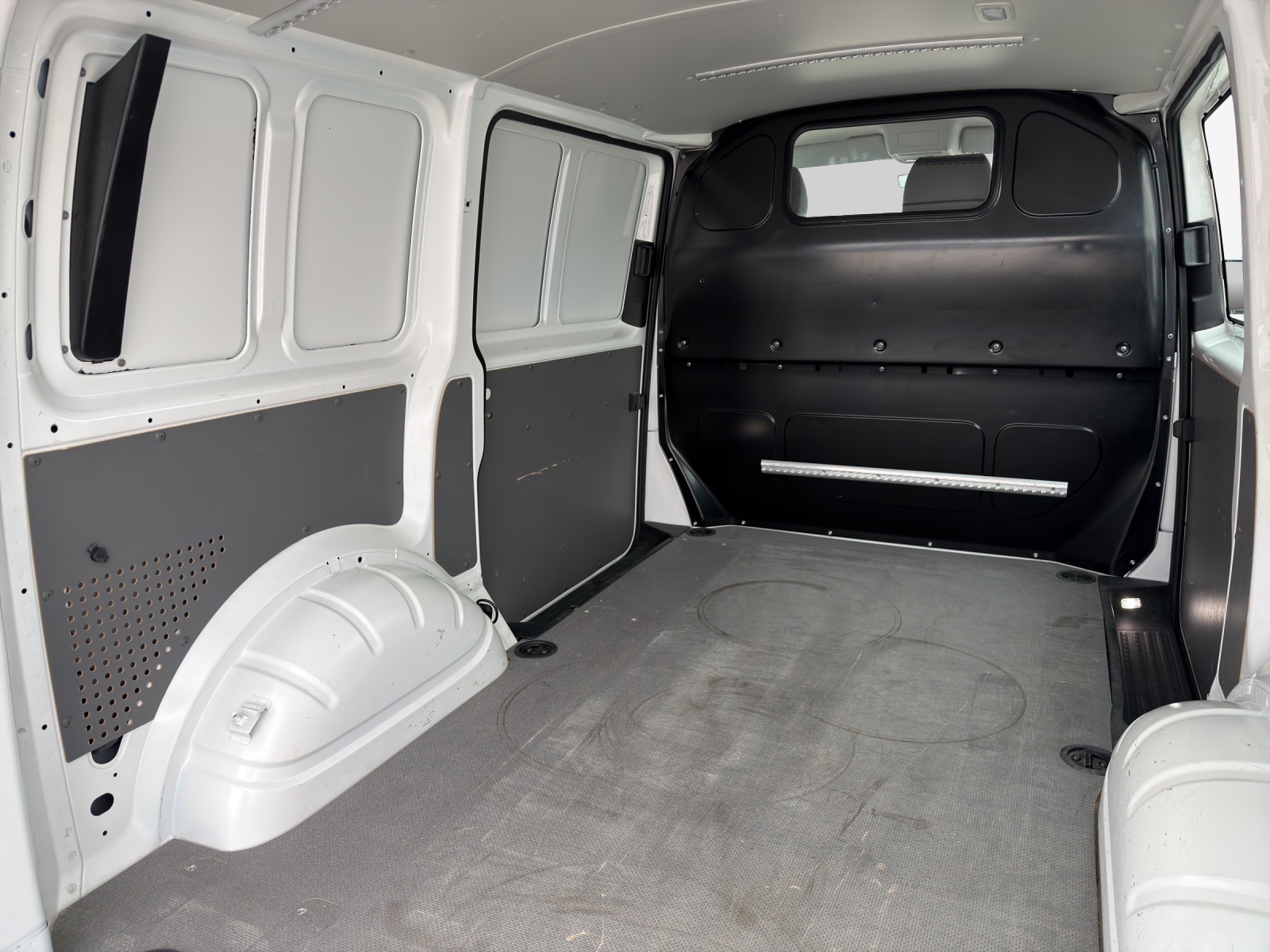 VW T6.1 2.0 TDI 4Motion-image-14