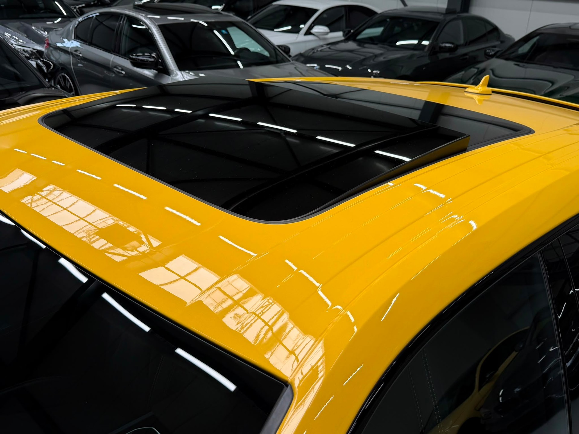 LAMBORGHINI Urus E-Gear-image-3