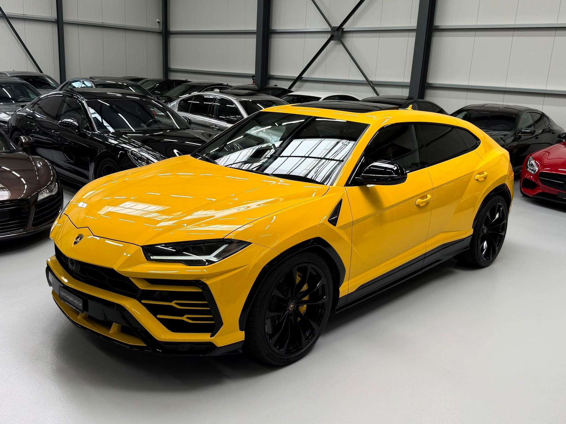 LAMBORGHINI Urus E-Gear-image-1