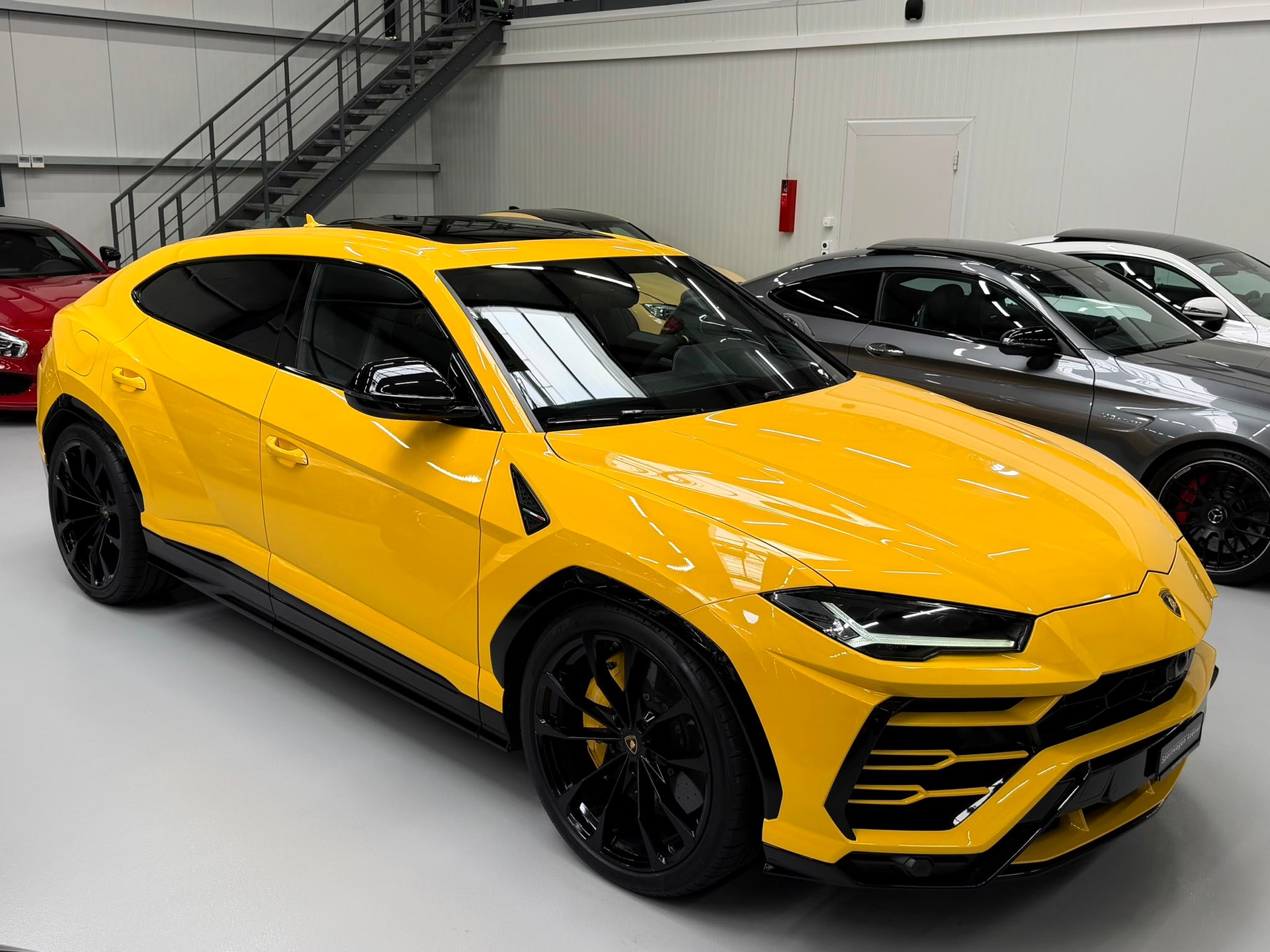 LAMBORGHINI Urus E-Gear-image-10