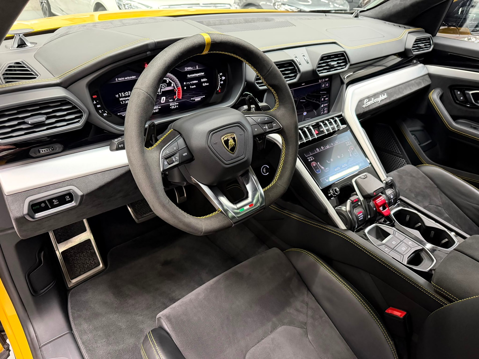 LAMBORGHINI Urus E-Gear-image-19