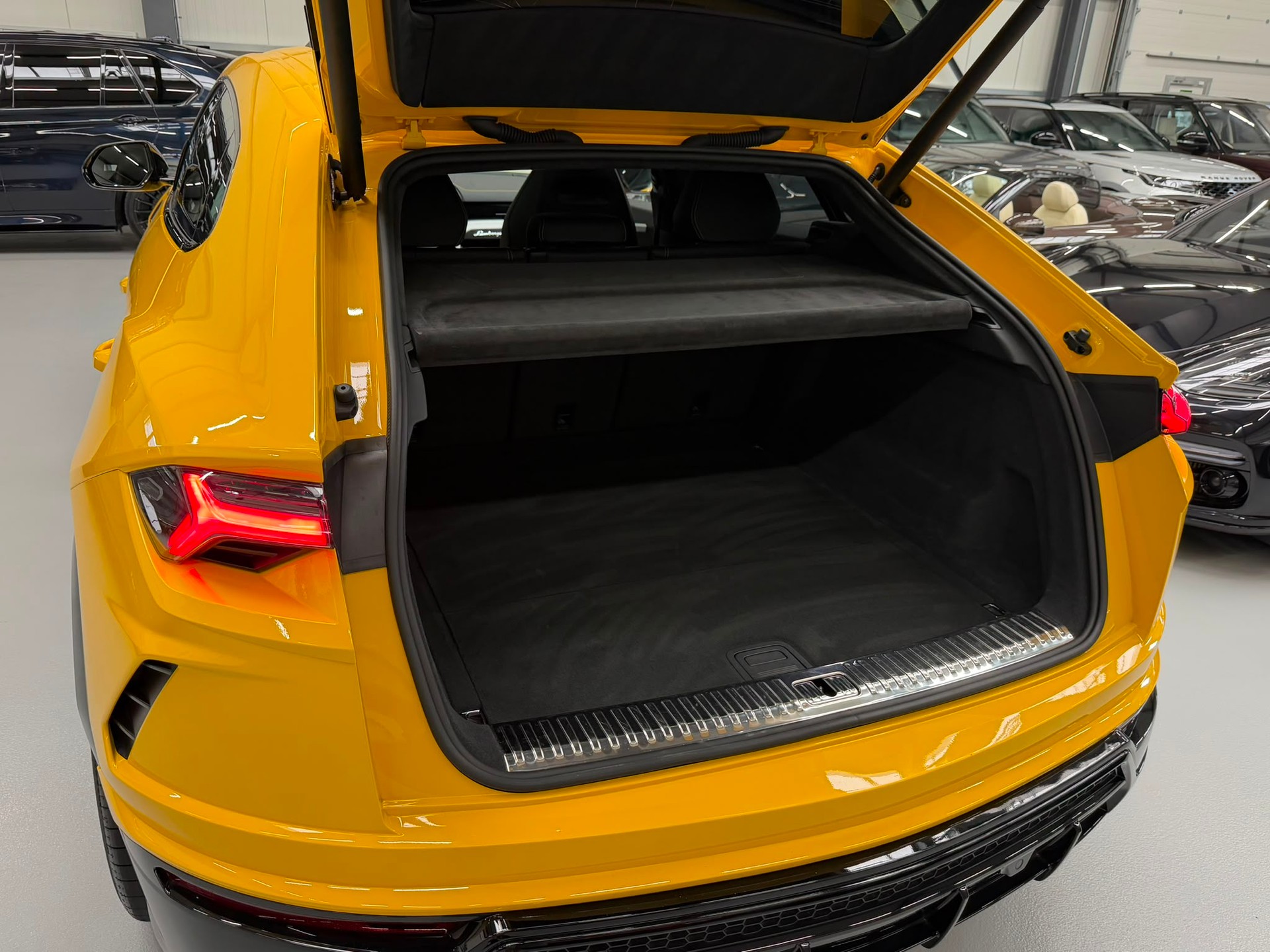 LAMBORGHINI Urus E-Gear-image-26