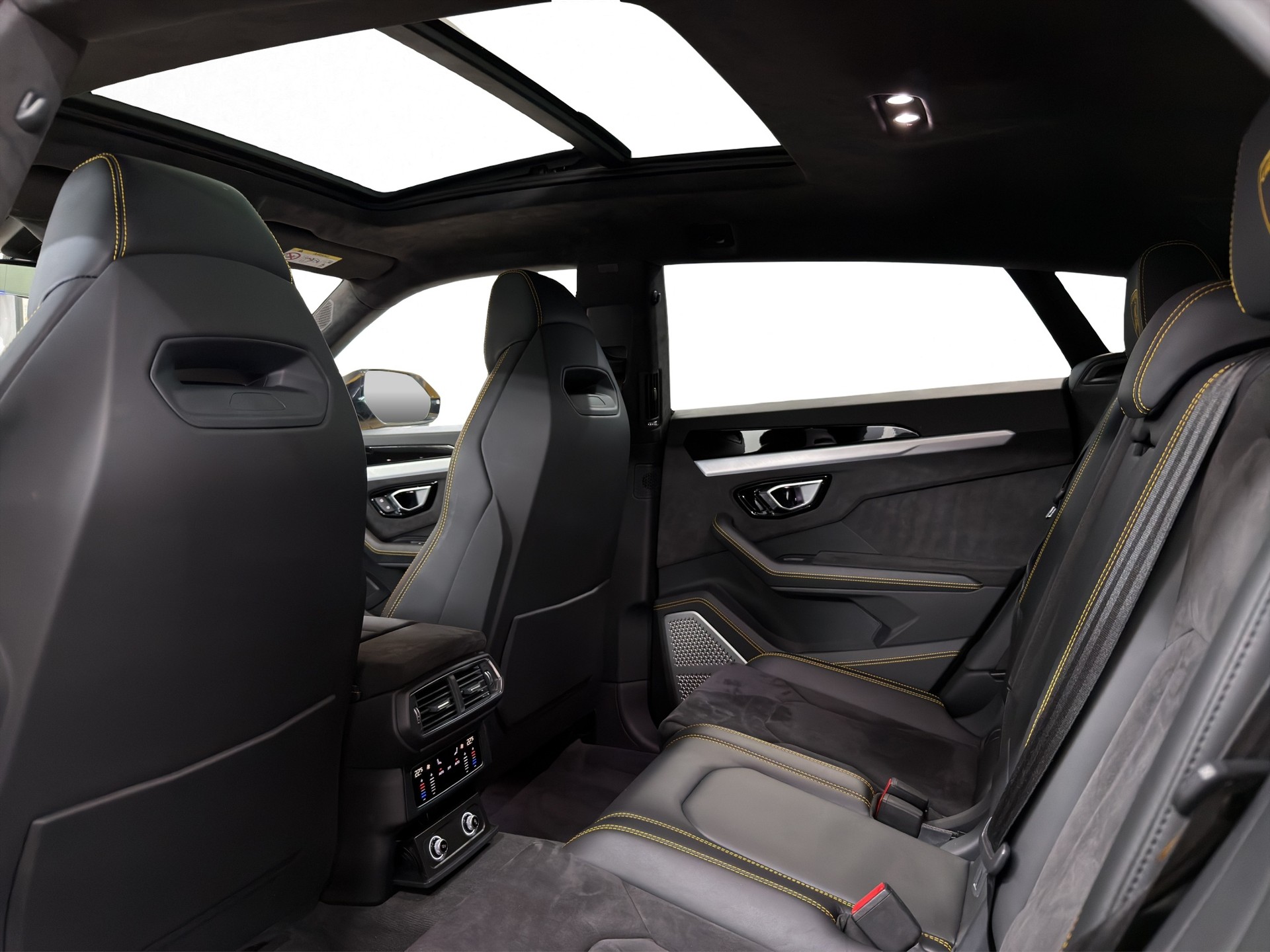 LAMBORGHINI Urus E-Gear-image-17