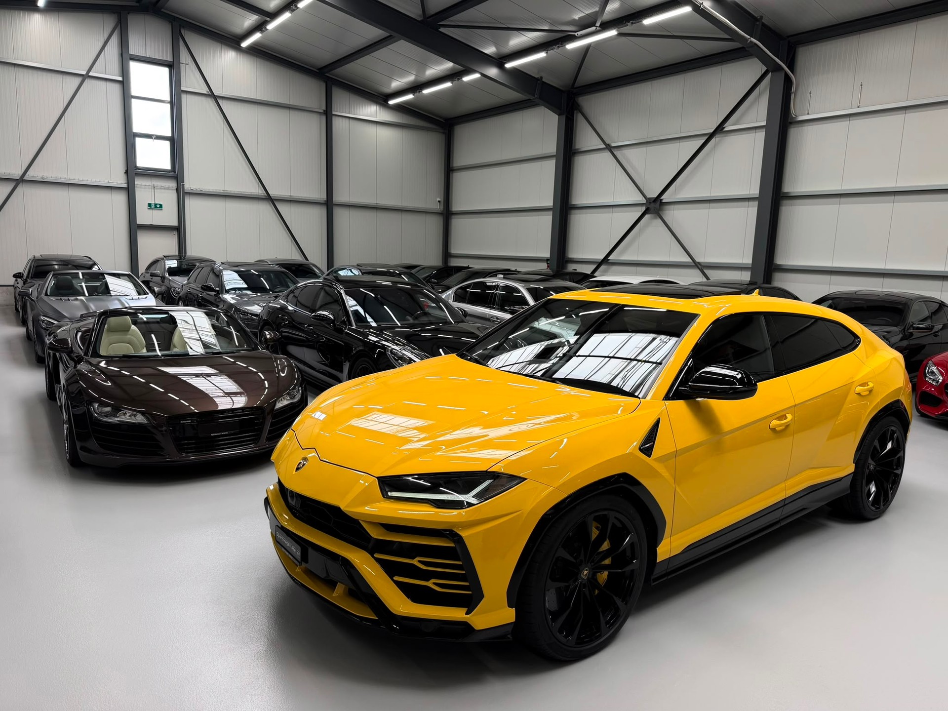 LAMBORGHINI Urus E-Gear-image-2