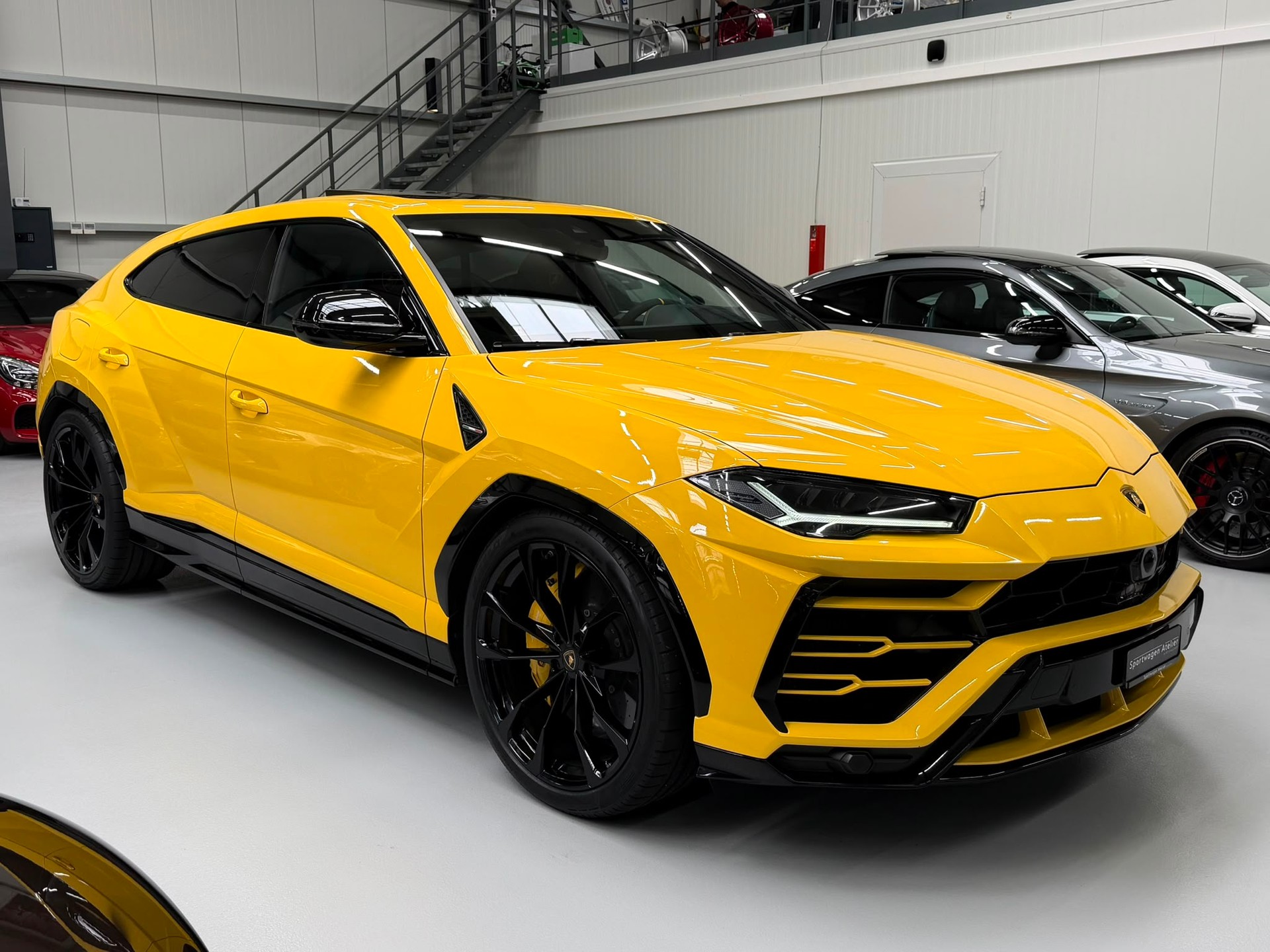 LAMBORGHINI Urus E-Gear-image-11