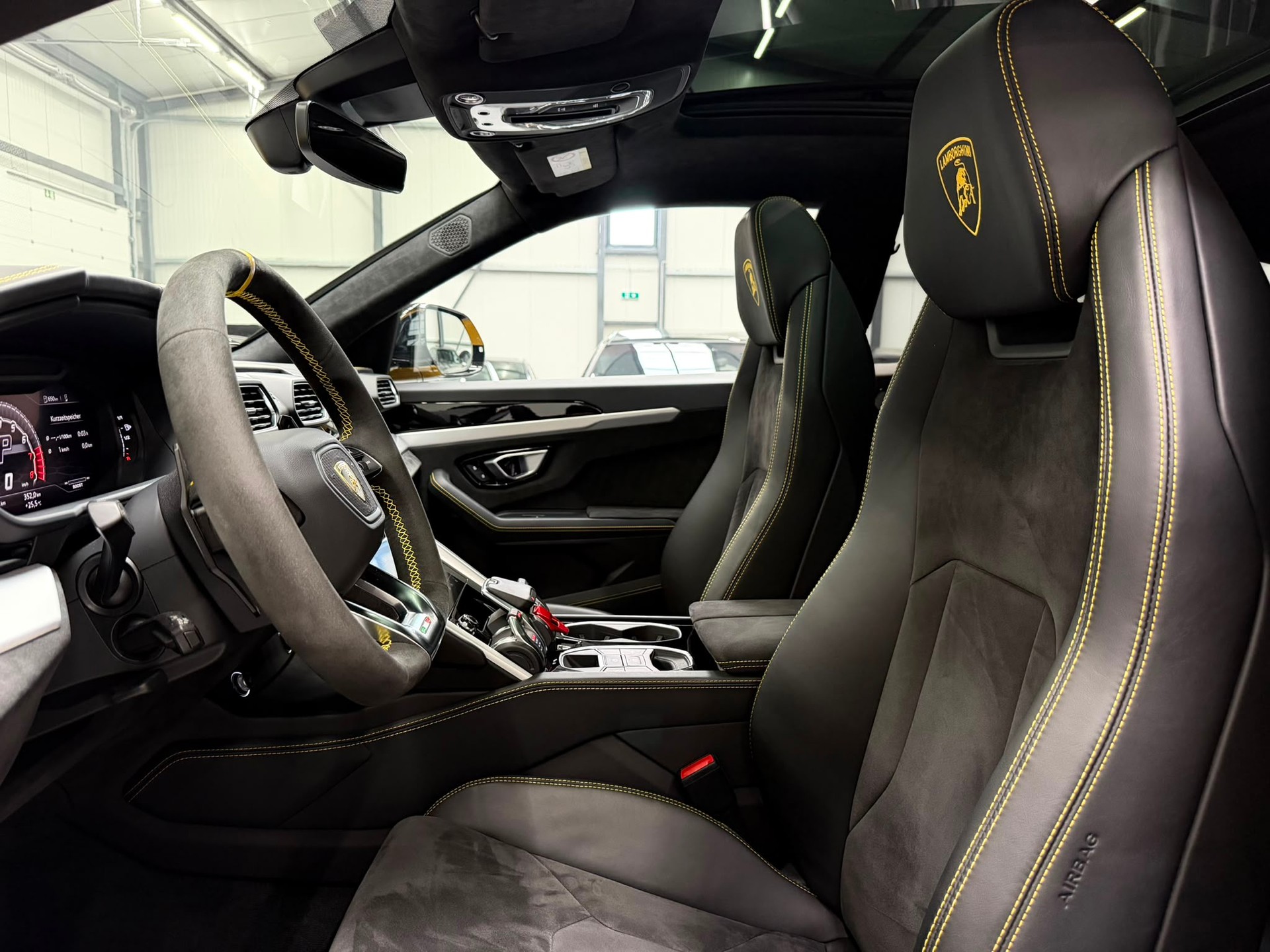 LAMBORGHINI Urus E-Gear-image-20