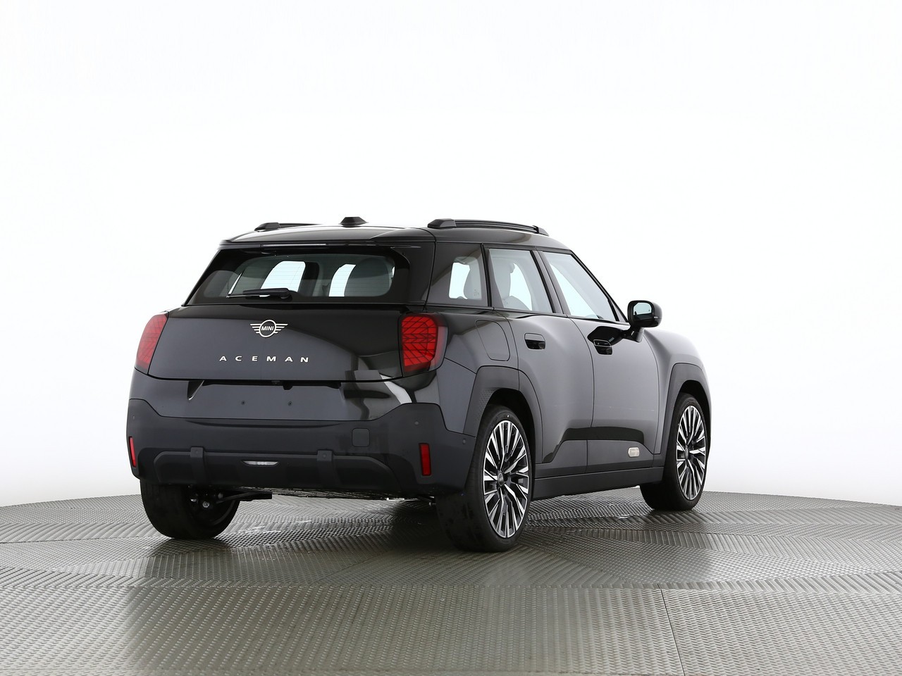 MINI Aceman E-image-1