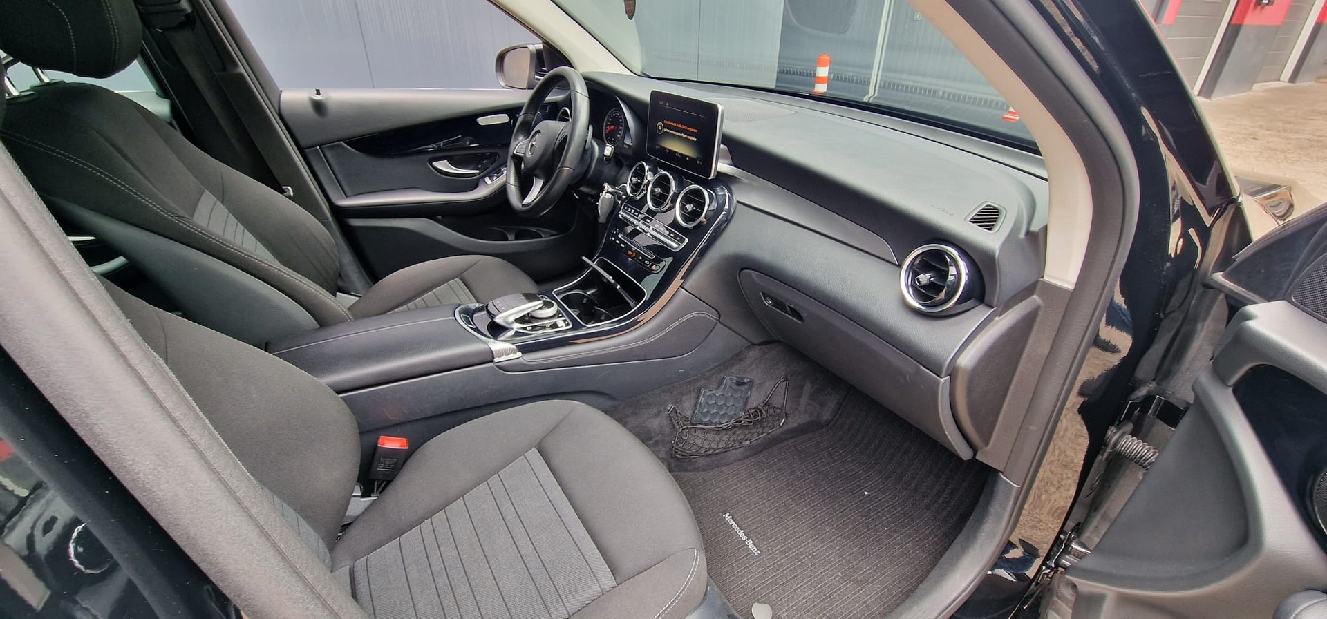 MERCEDES-BENZ GLC 250 d Exclusive 4Matic 9G-Tronic-image-7