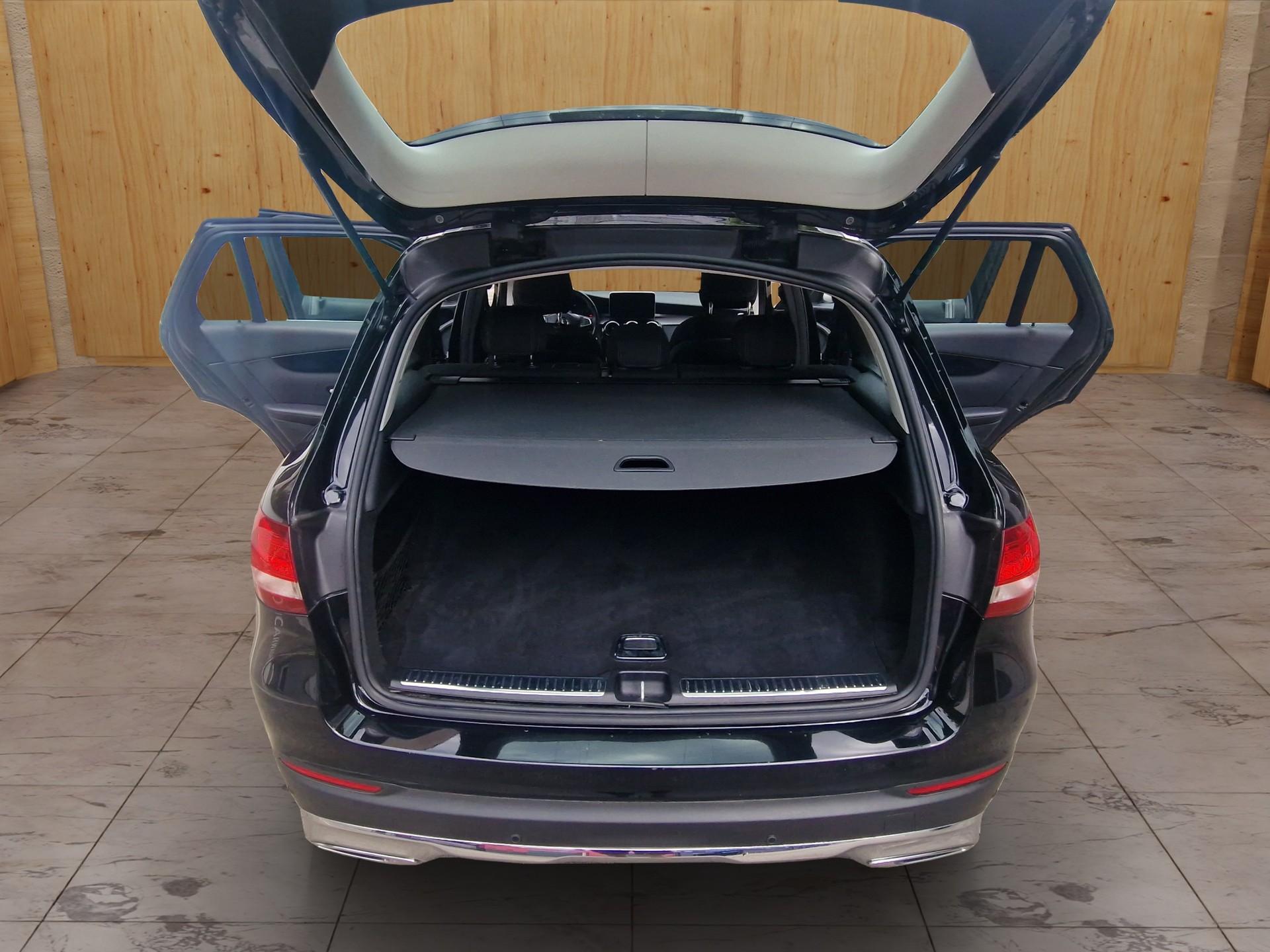 MERCEDES-BENZ GLC 250 d Exclusive 4Matic 9G-Tronic-image-16