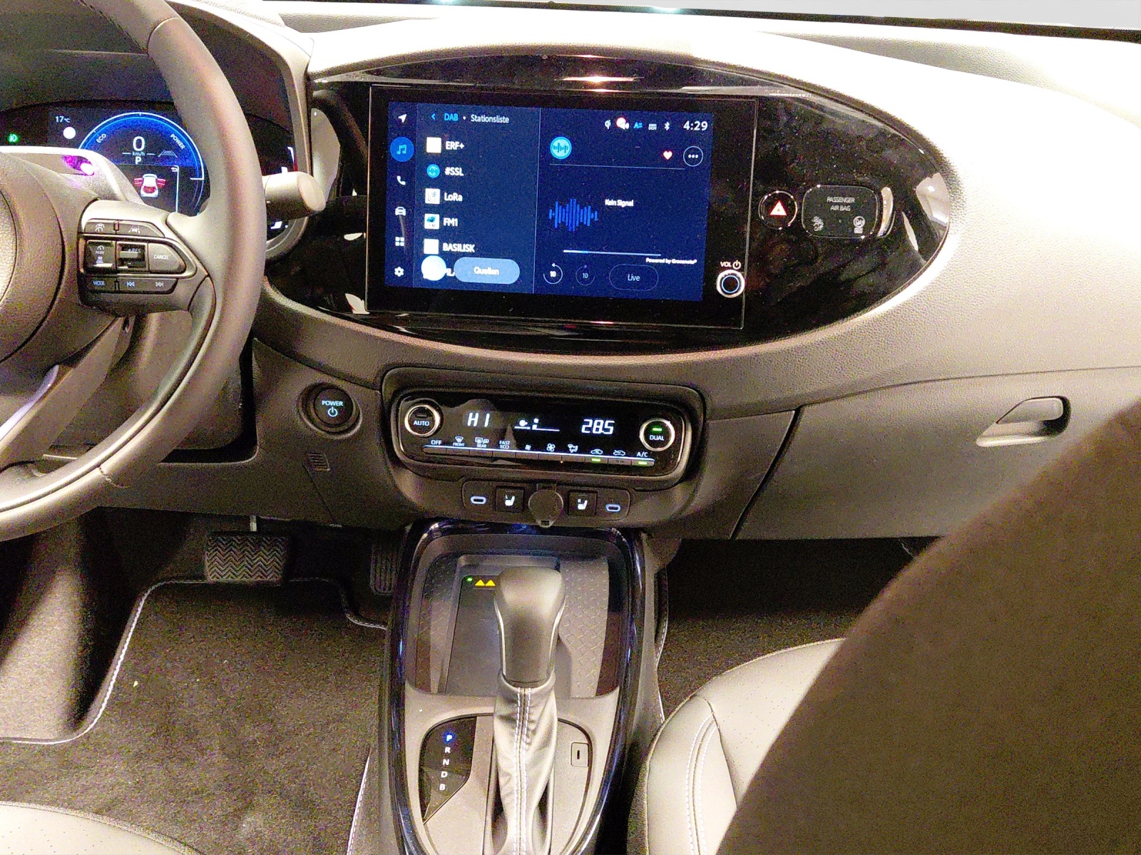 TOYOTA Aygo X 1.5 Hybrid Style CVT-image-14