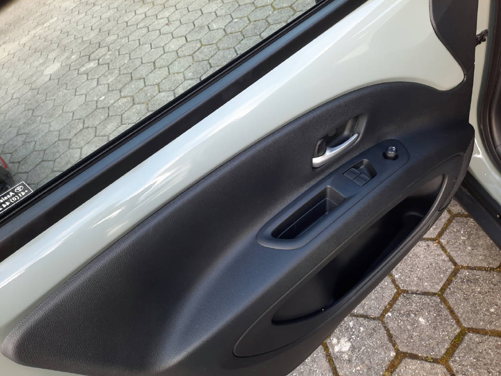 TOYOTA Aygo X 1.5 VVT-i HSD Trend-image-9