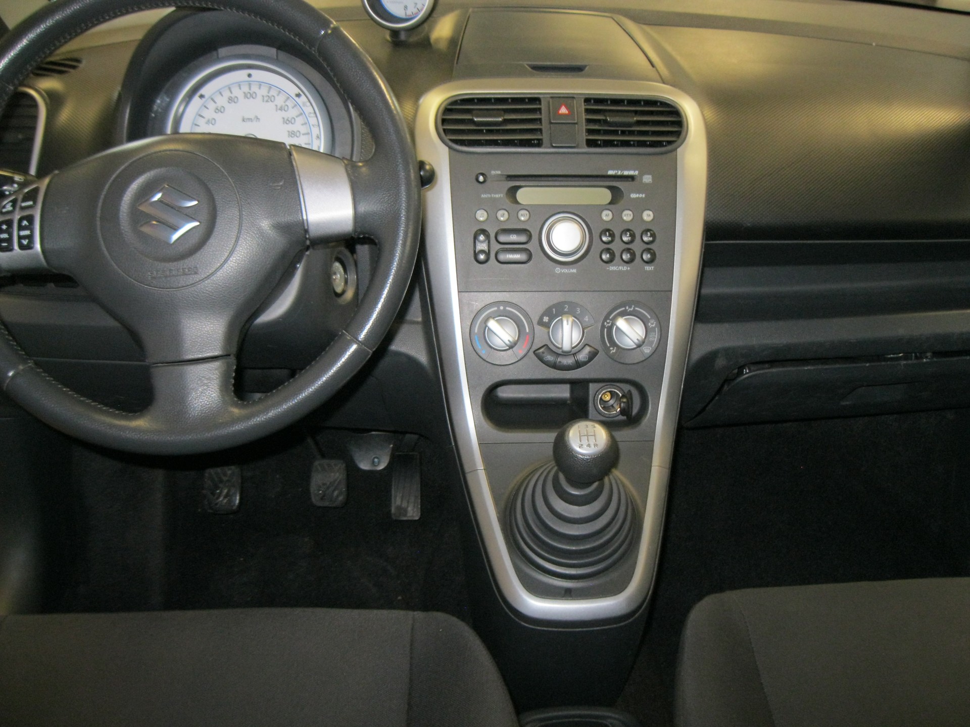 SUZUKI Splash 1.2i 16V GL-image-7