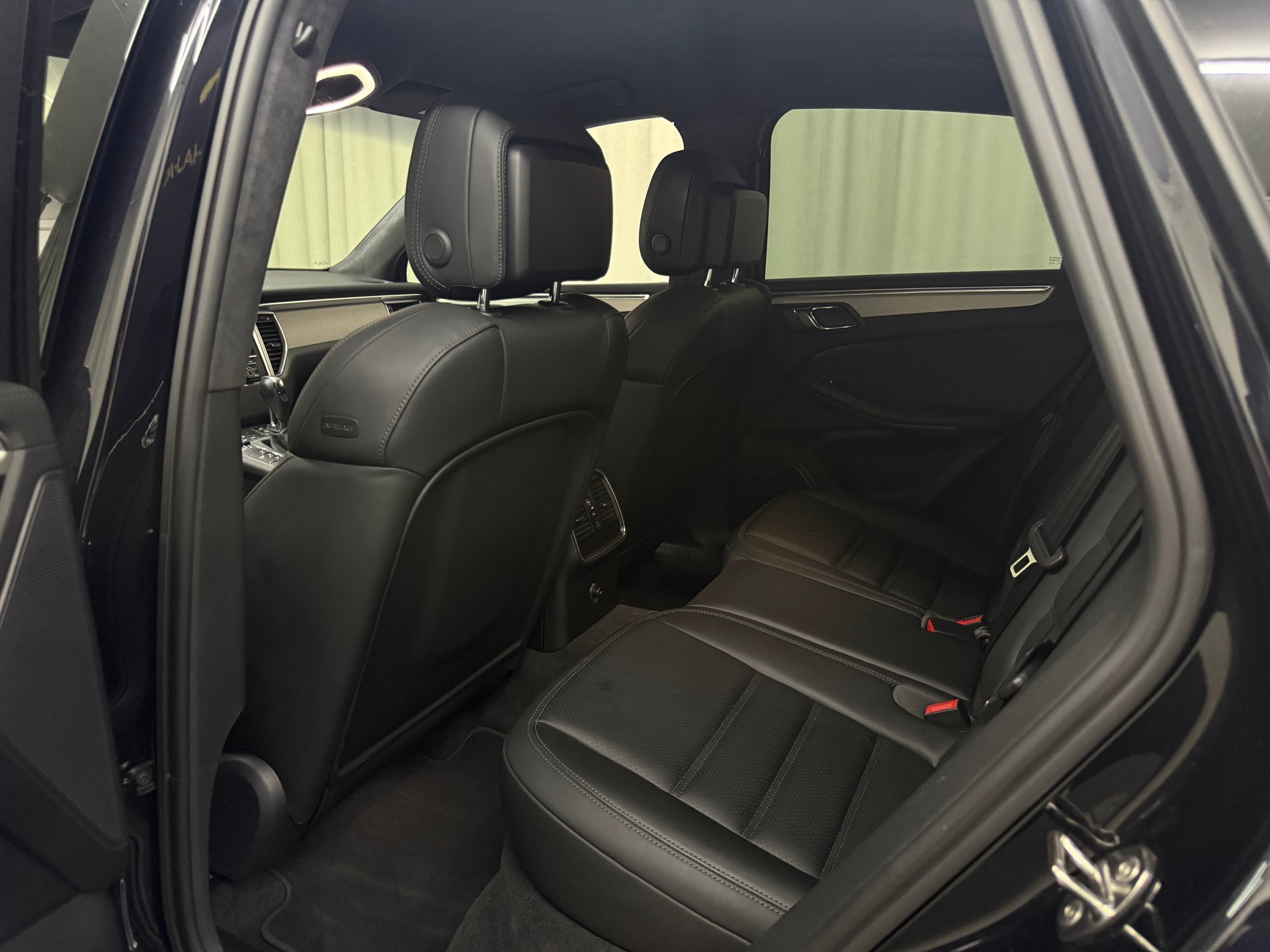 PORSCHE Macan Turbo PDK-image-9