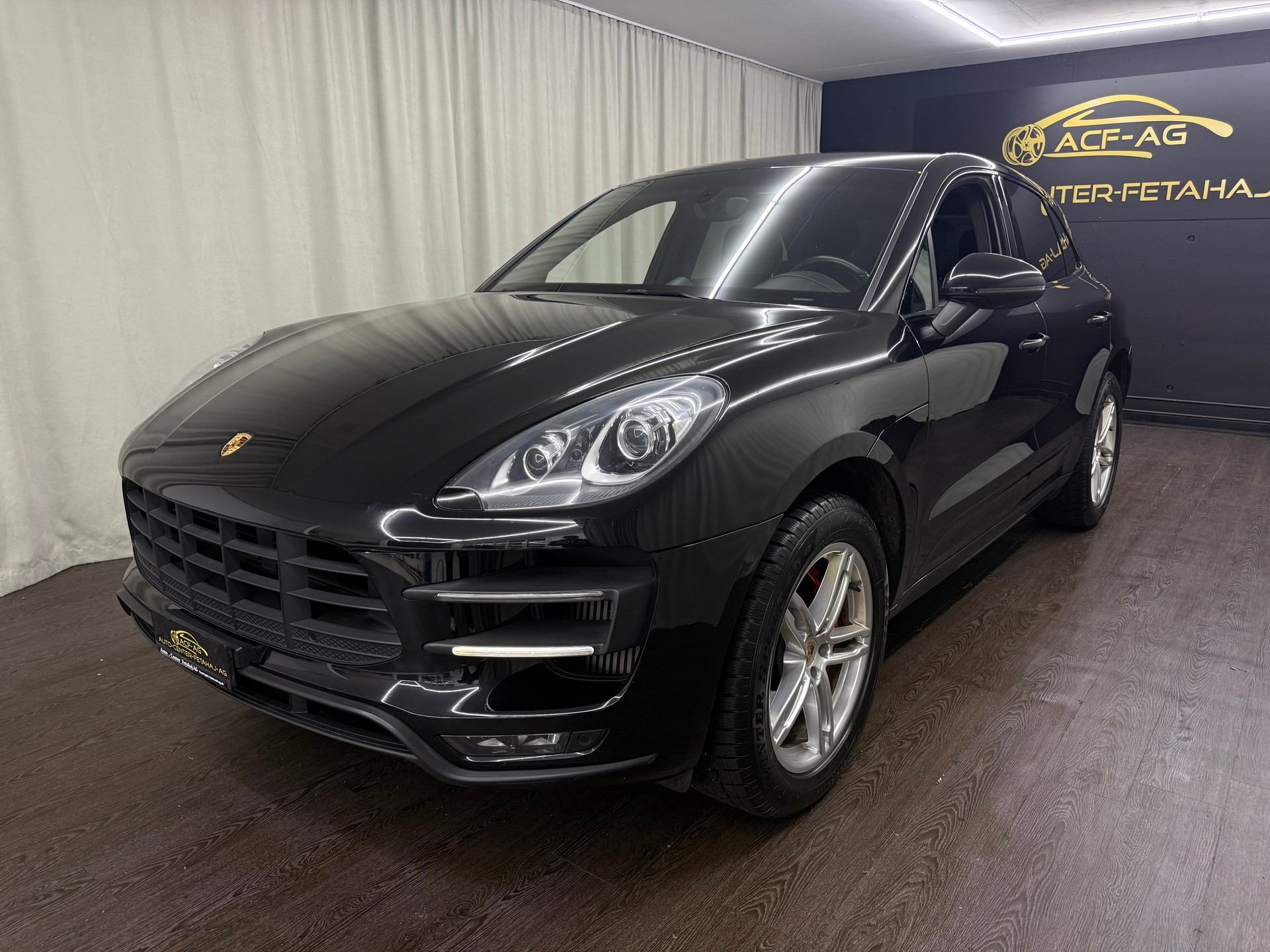 PORSCHE Macan Turbo PDK-image-0