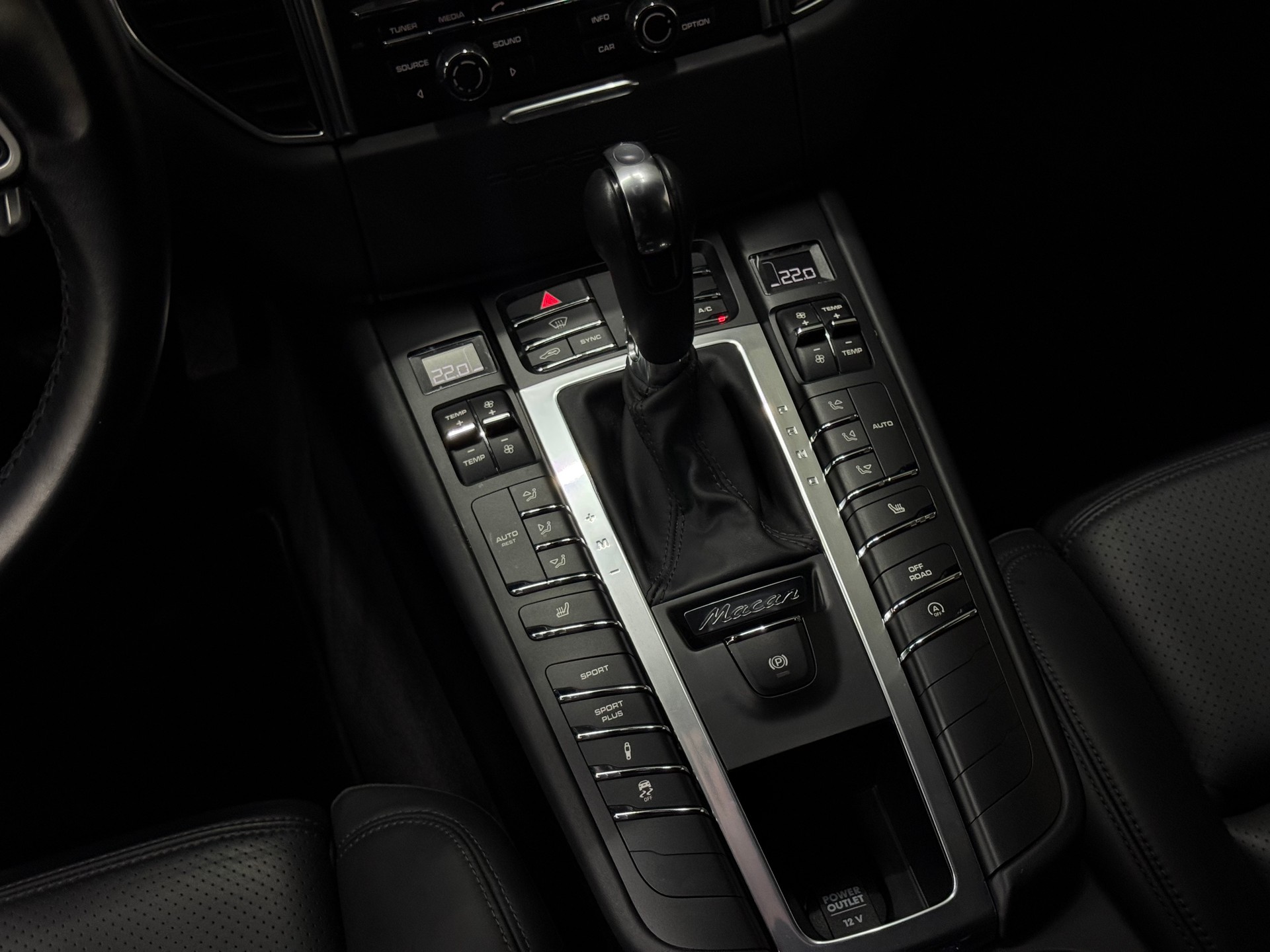 PORSCHE Macan Turbo PDK-image-13