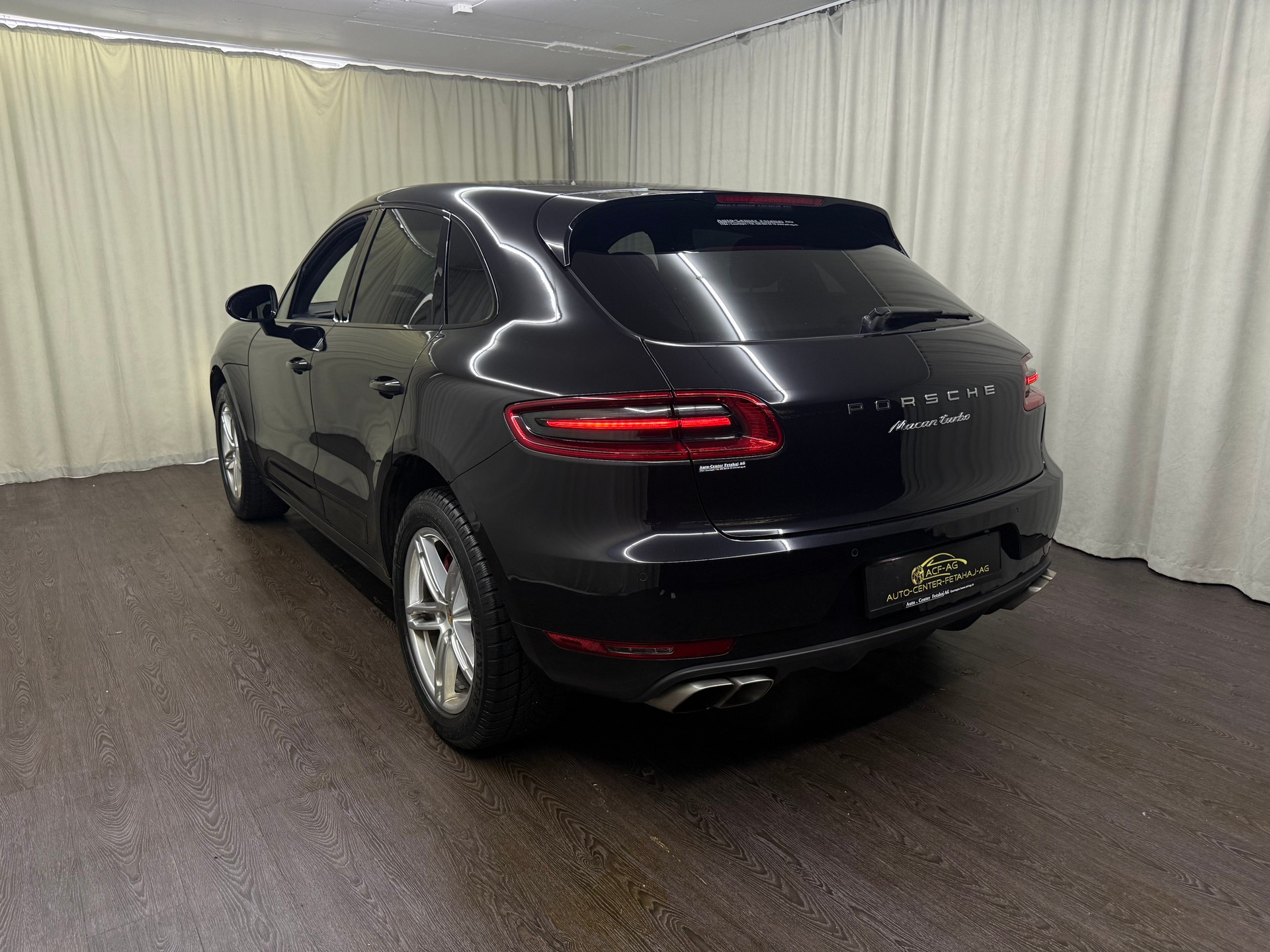 PORSCHE Macan Turbo PDK-image-5