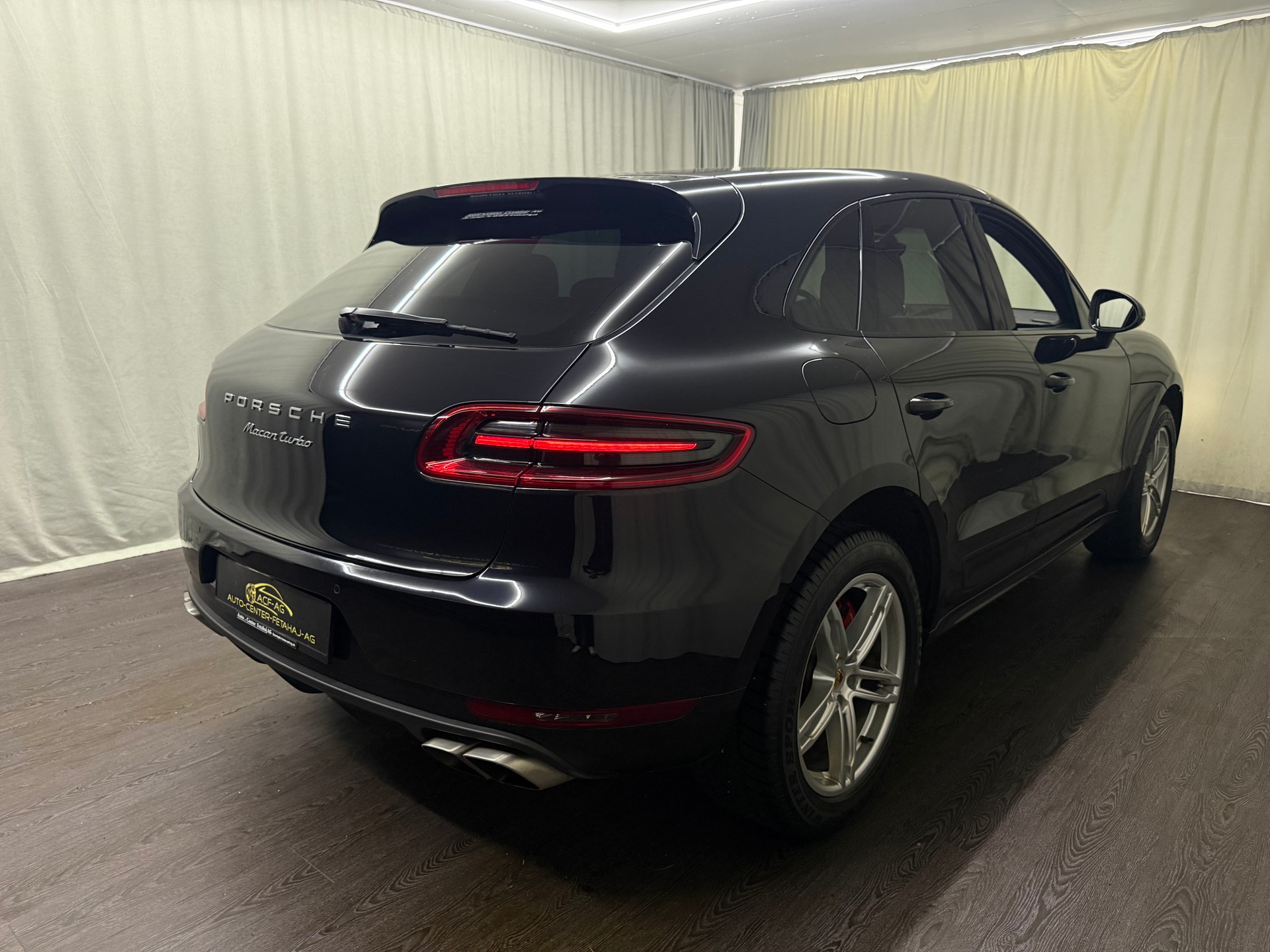 PORSCHE Macan Turbo PDK-image-3