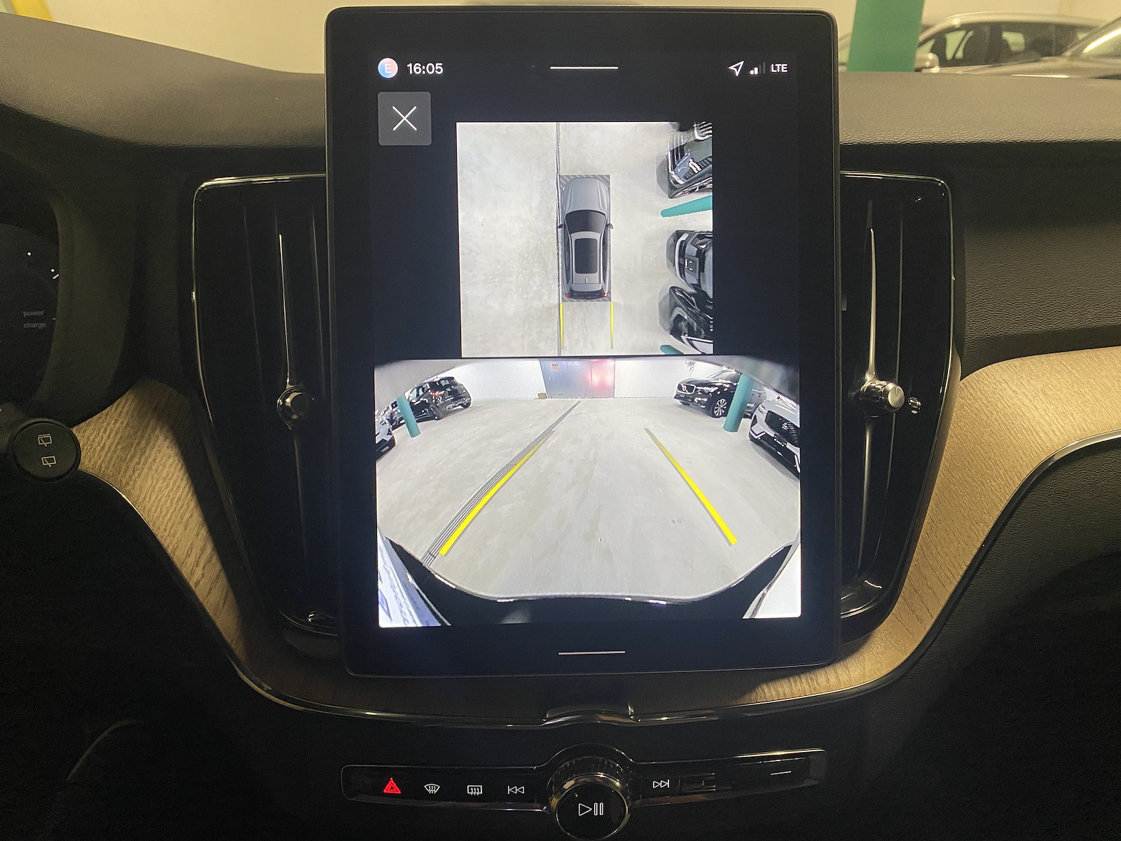 VOLVO XC60 2.0 T8 TE Plus Dark eAWD-image-13