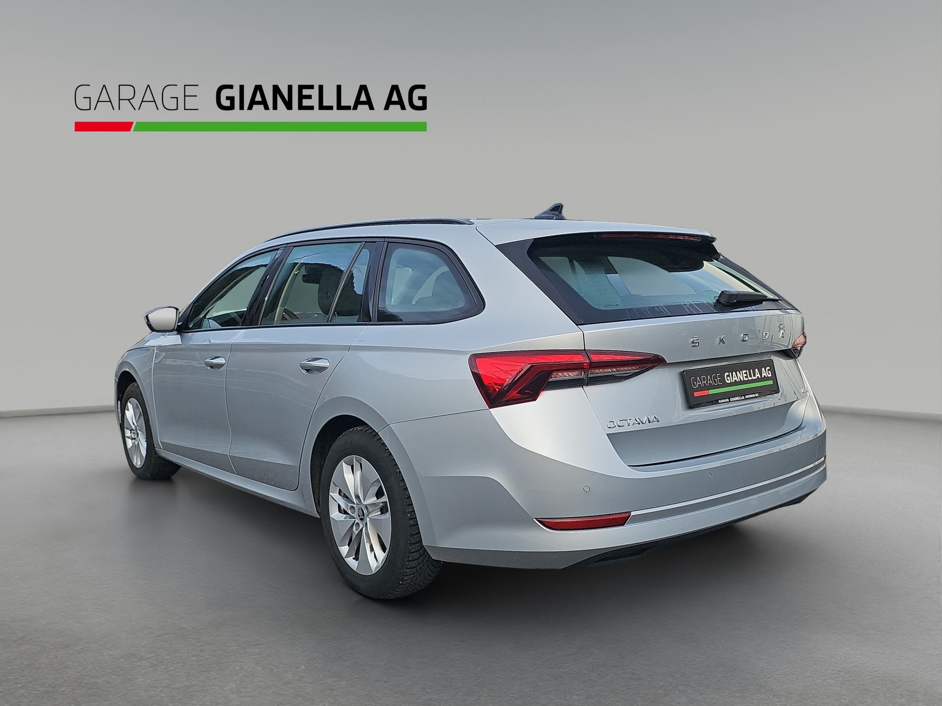 SKODA Octavia Combi 2.0 TDI DSG Ambition 4x4-image-2