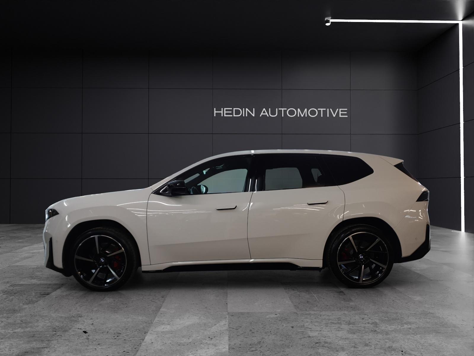 BMW iX3 50 xDrive-showroom-element-1