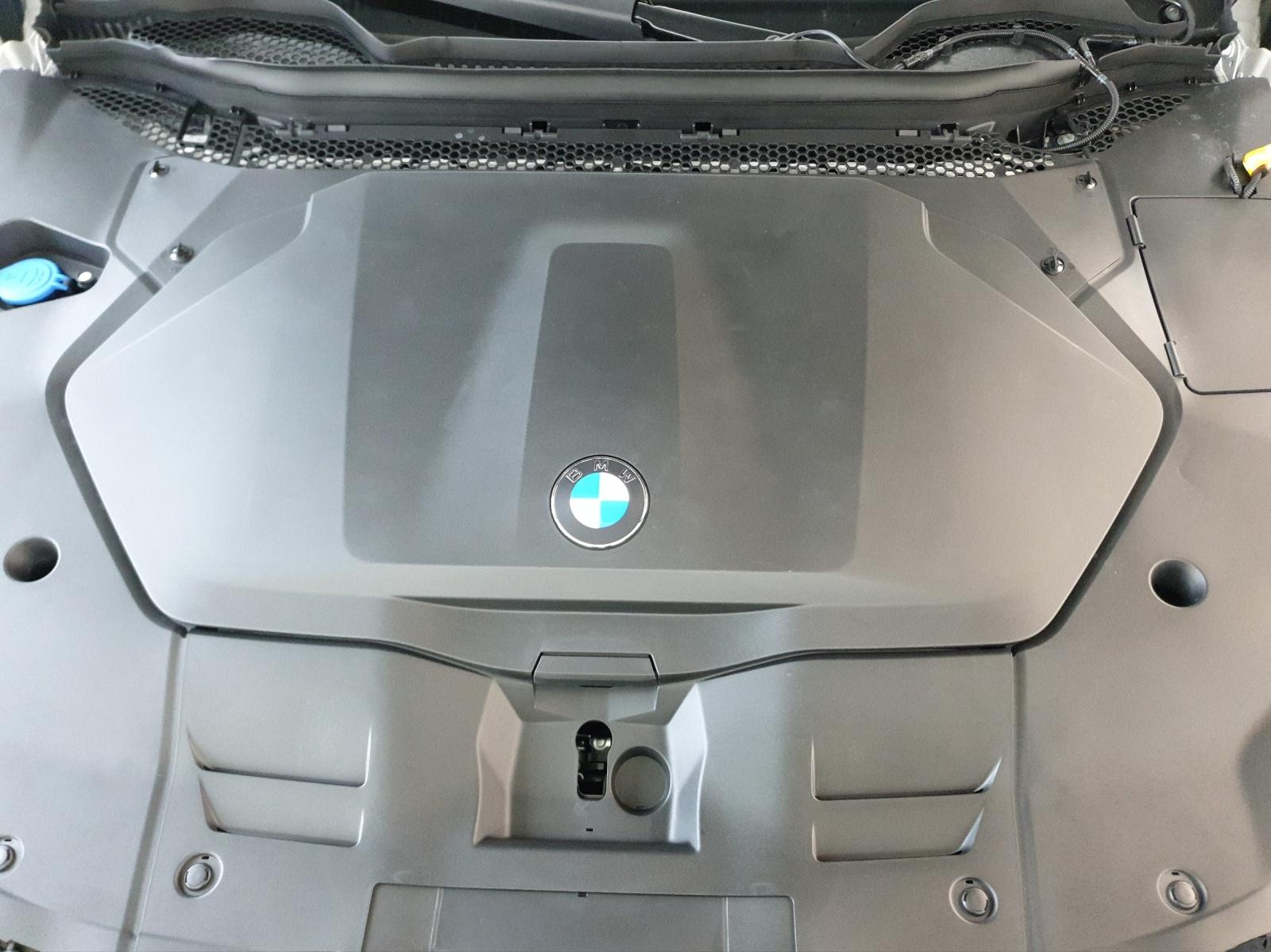 BMW iX3 50 xDrive-image-22