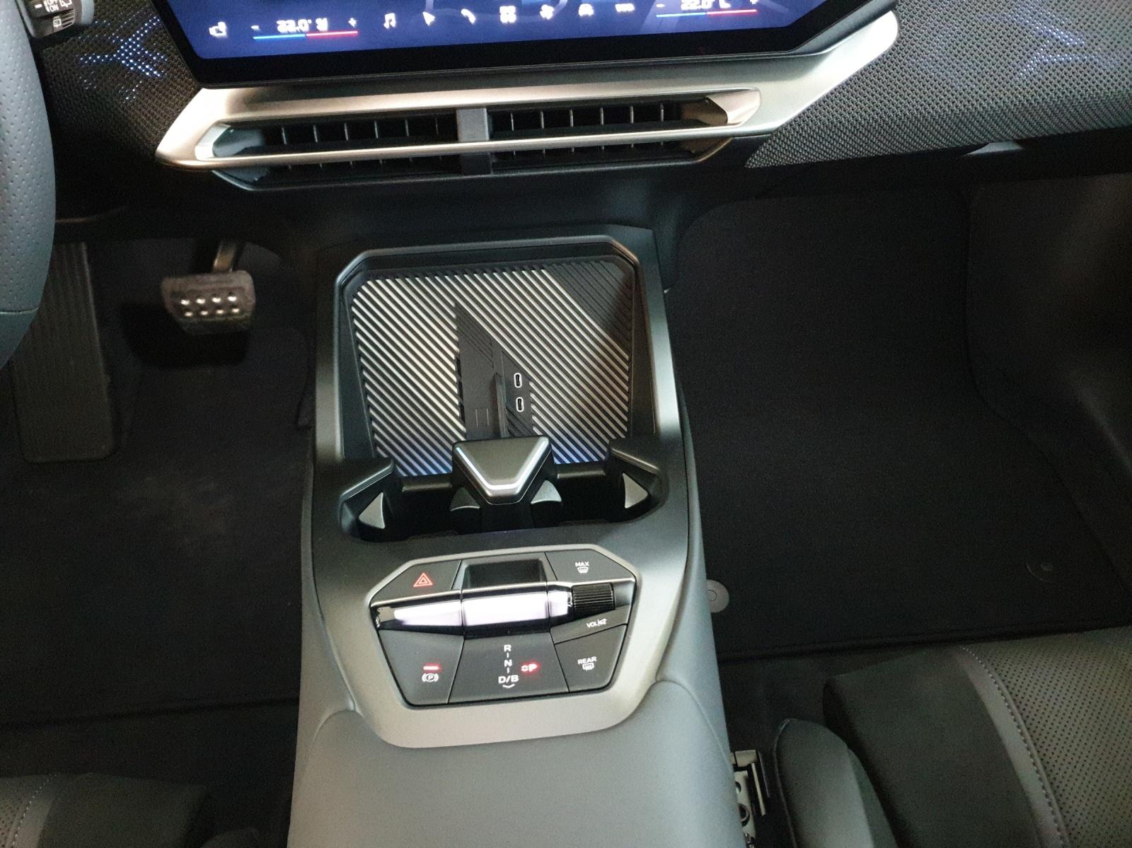 BMW iX3 50 xDrive-image-20