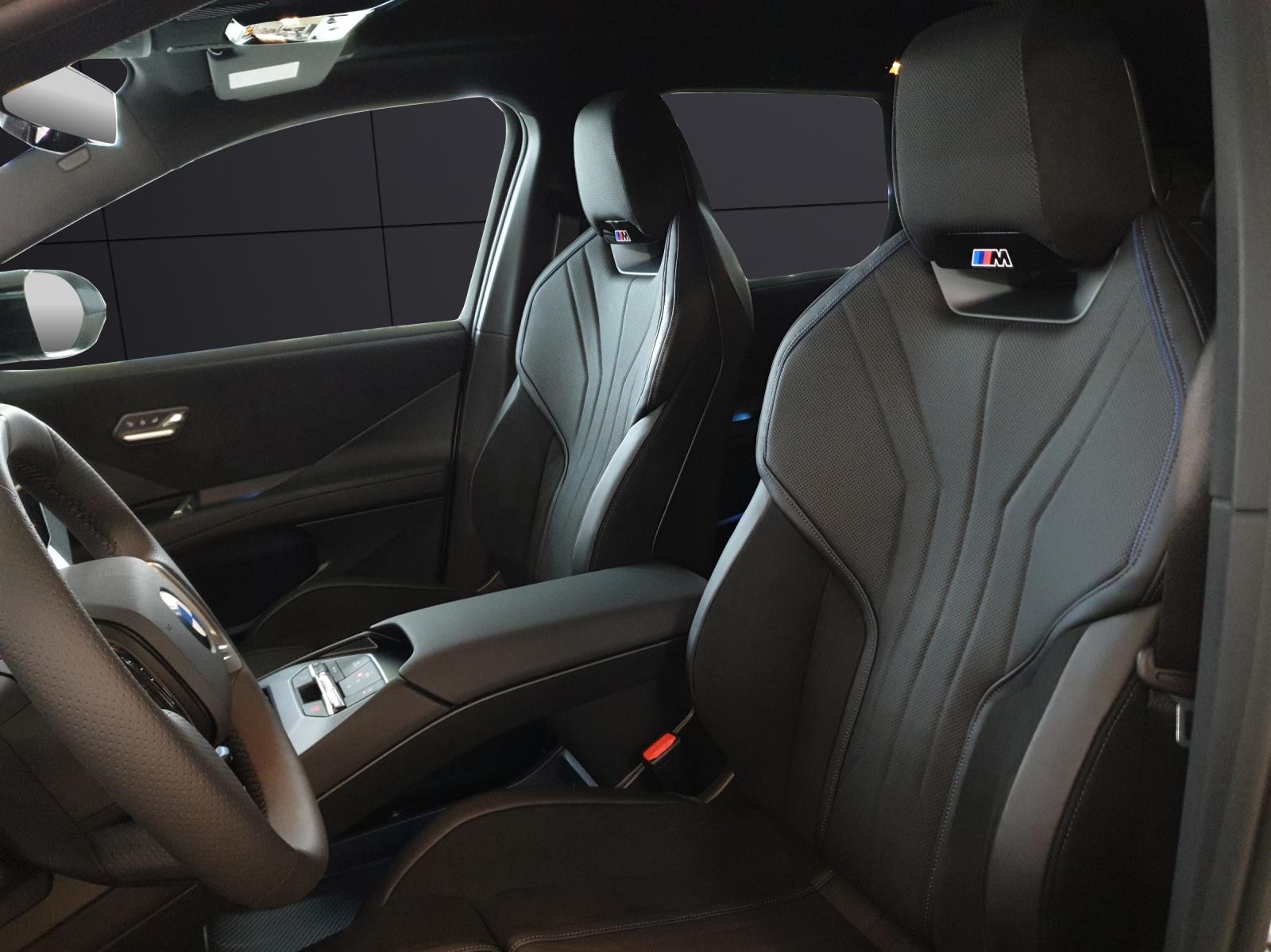BMW iX3 50 xDrive-image-10