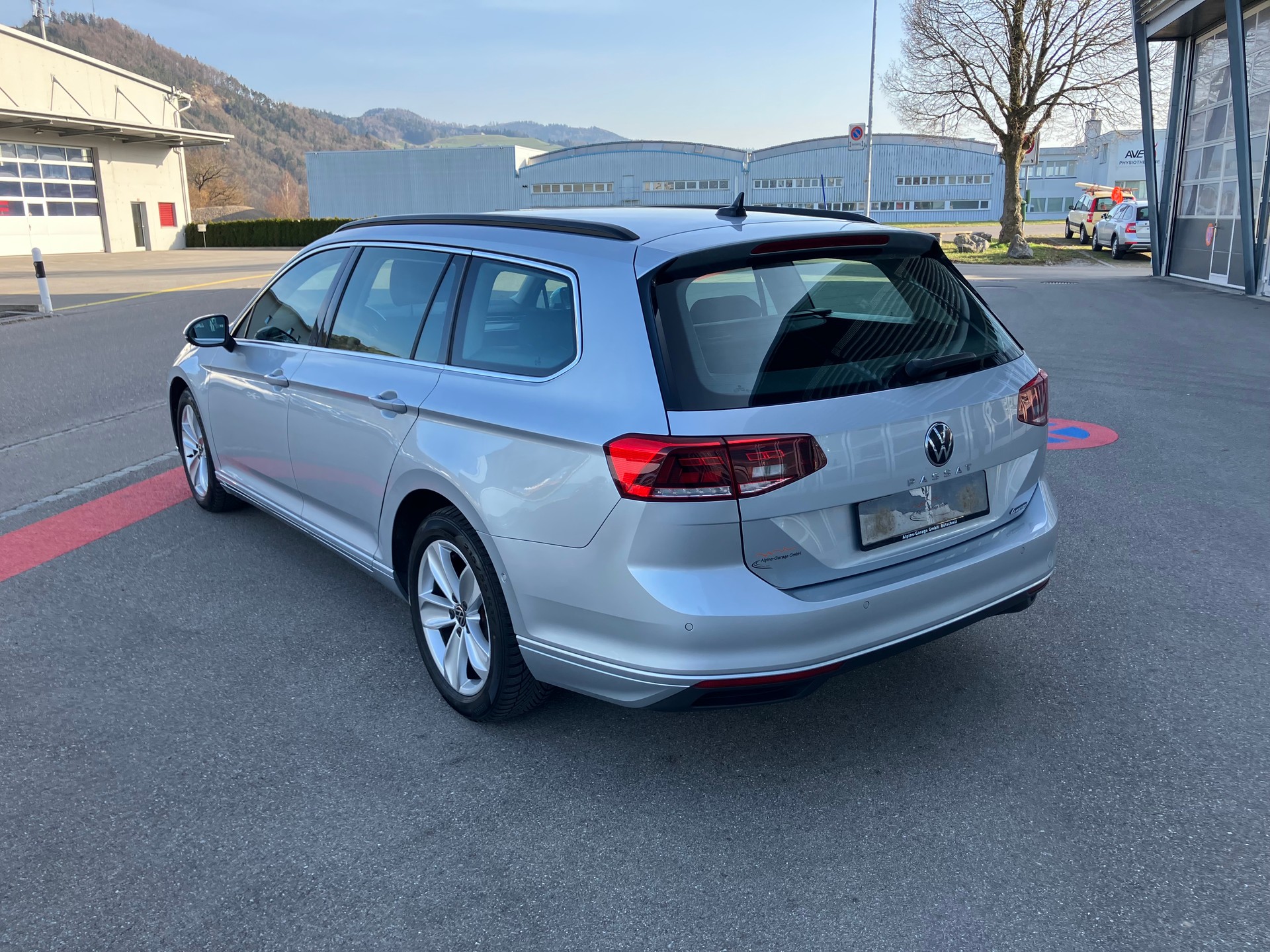 VW Passat 2.0 TDI BMT Elegance 4Motion DSG-image-2