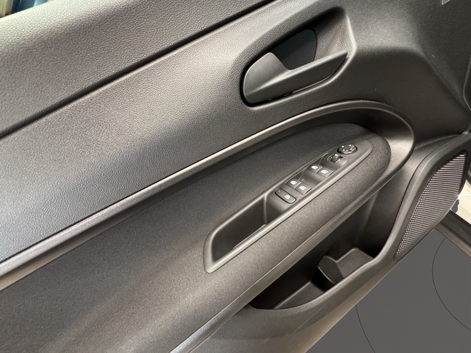 FIAT 600 1.2 Hybrid Icon Swiss Edition-image-13