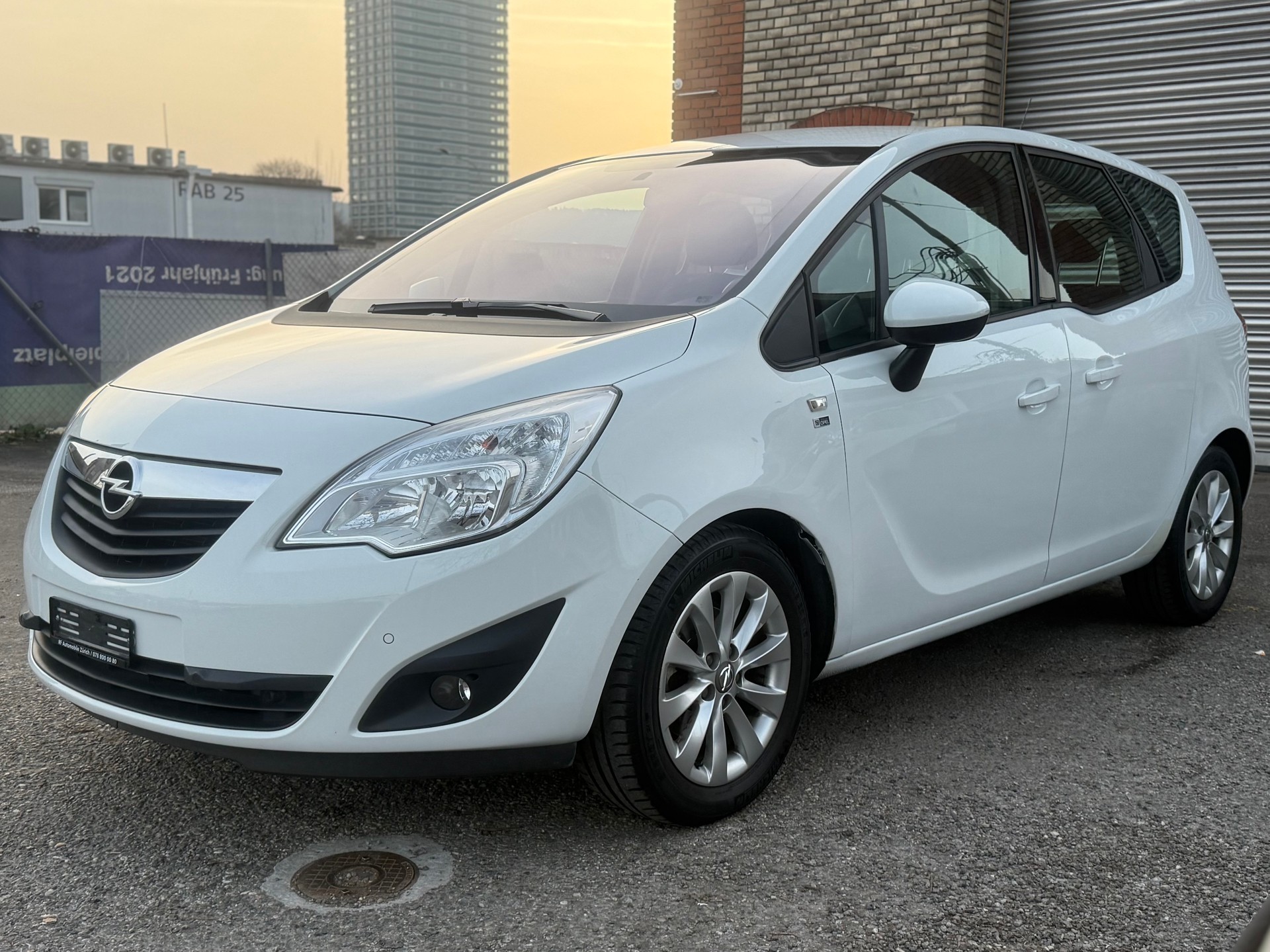 OPEL Meriva 1.4 Turbo Active Edition Automatic-image-2