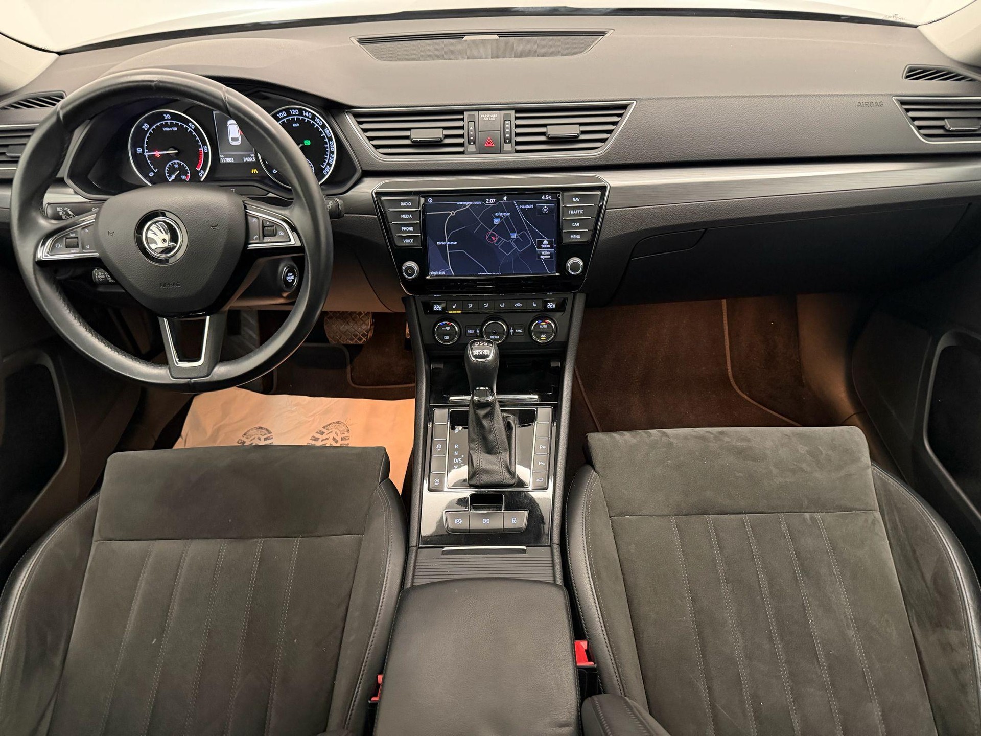 SKODA Superb Combi 2.0 TDI 190 Style 4x4 DSG-image-10