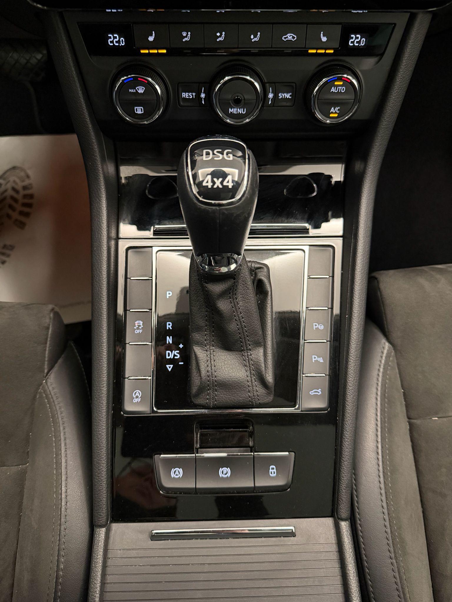 SKODA Superb Combi 2.0 TDI 190 Style 4x4 DSG-image-18
