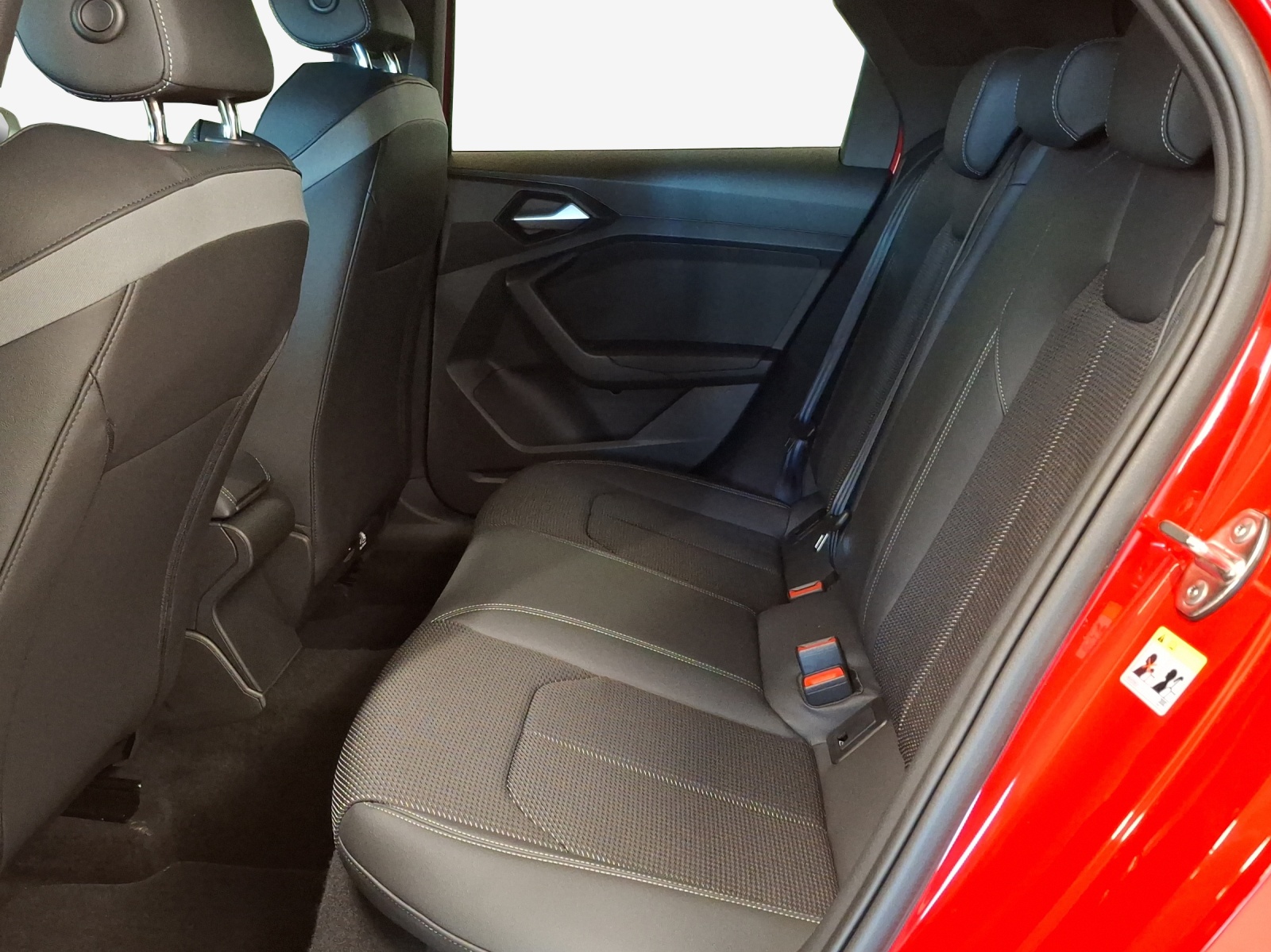 AUDI A1 Sportback 30 TFSI S Line Attraction S-tronic-image-11