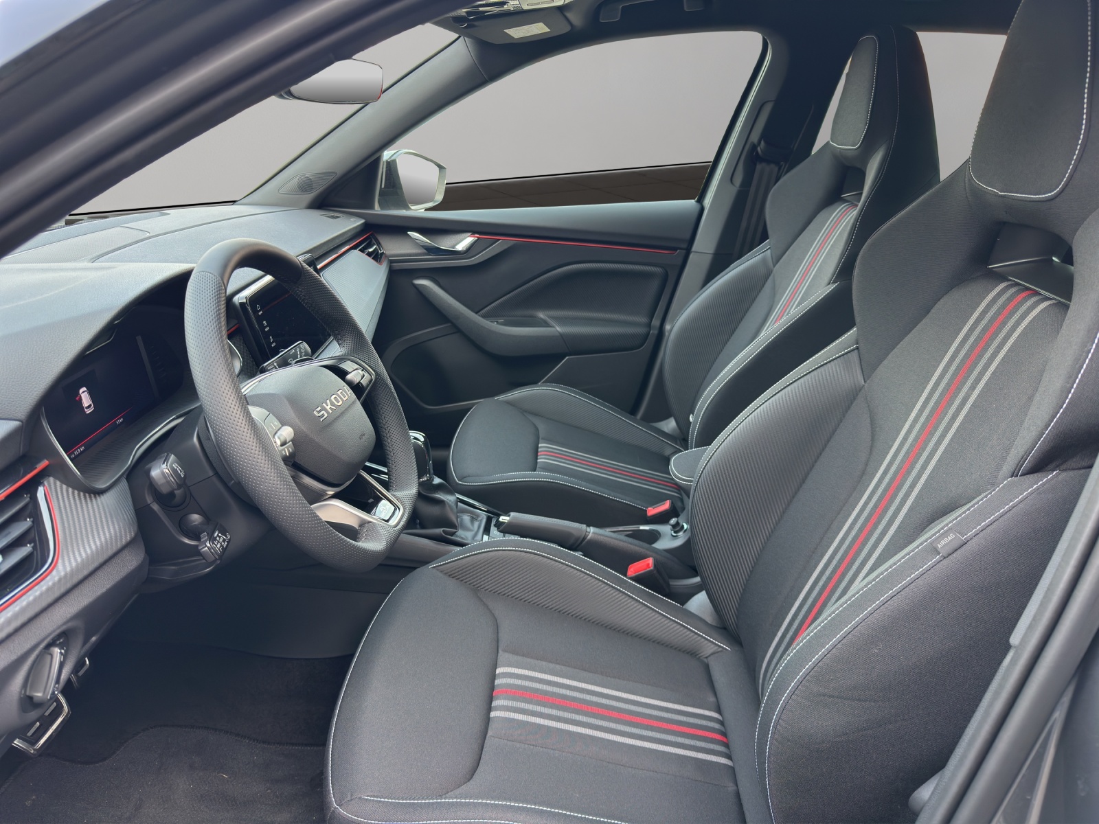 SKODA Kamiq 1.0 TSI Monte Carlo DSG-image-8