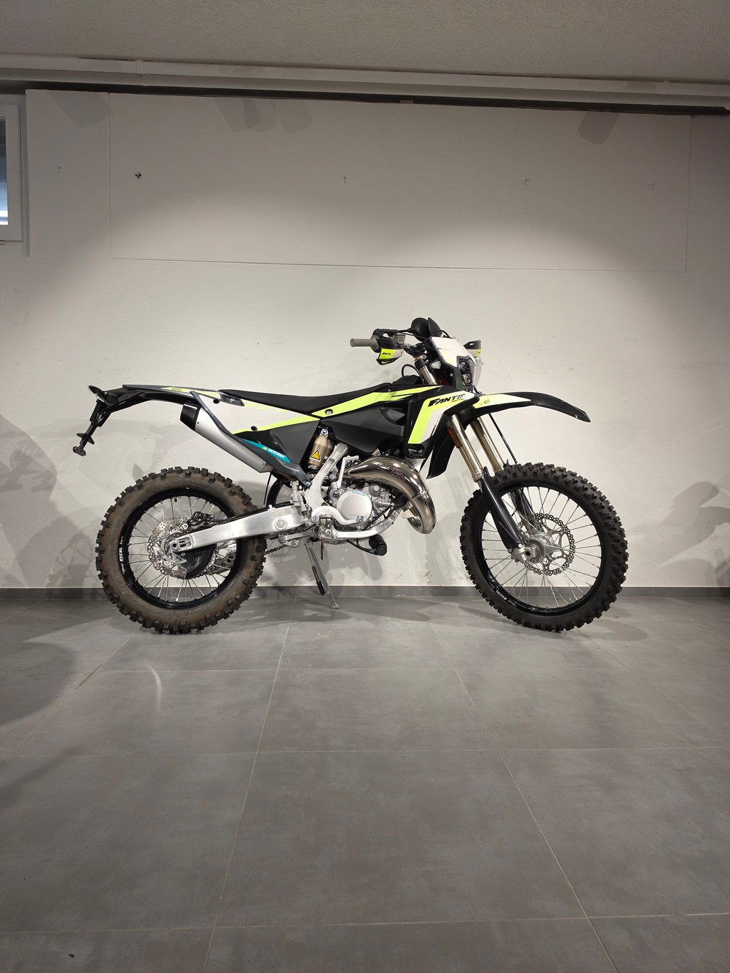 FANTIC XE 125